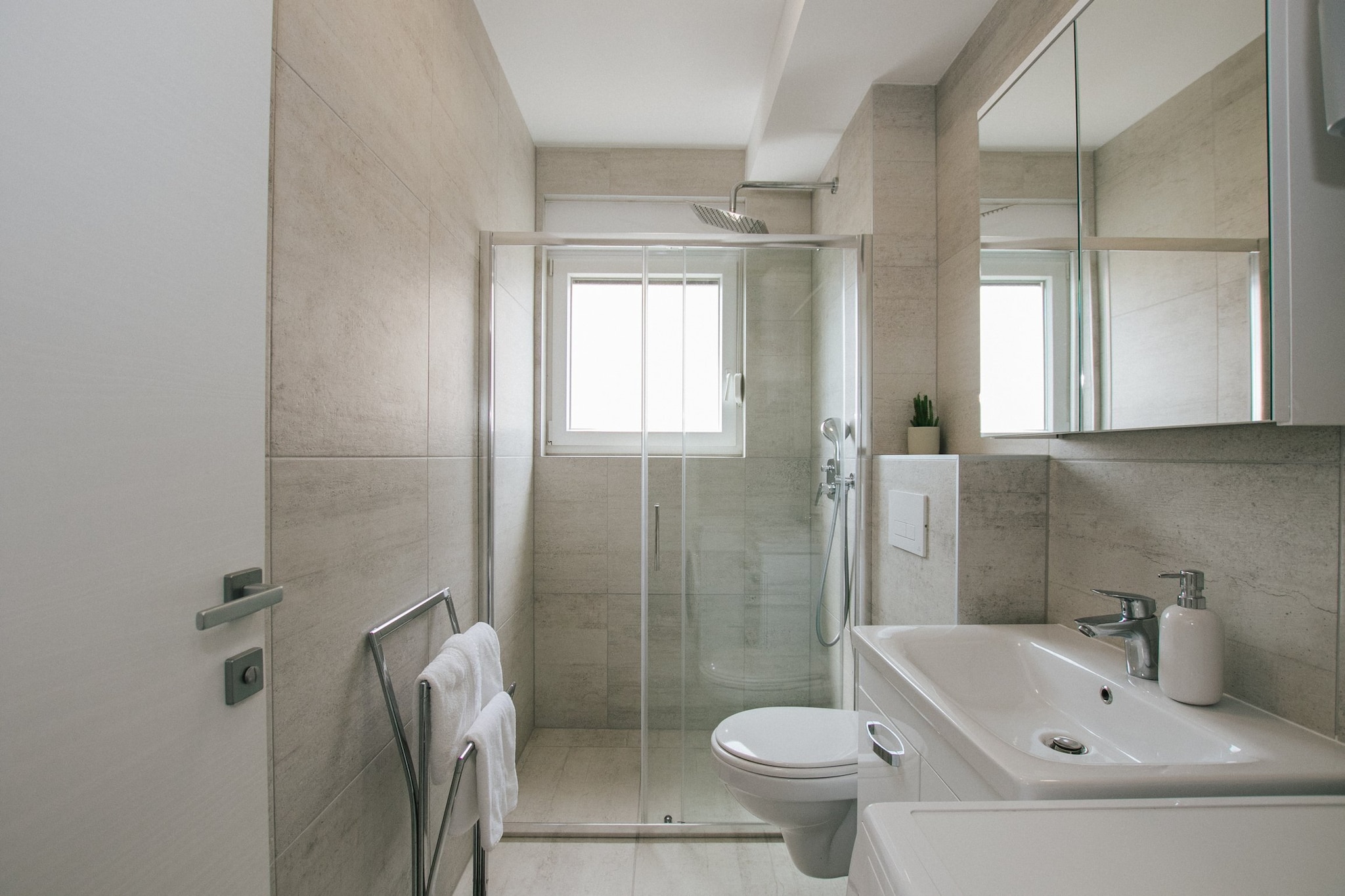 Spacious Luxury Trogir Apartments - Comfort Two Bedroom Apartment (Marin 3)-Bathroom