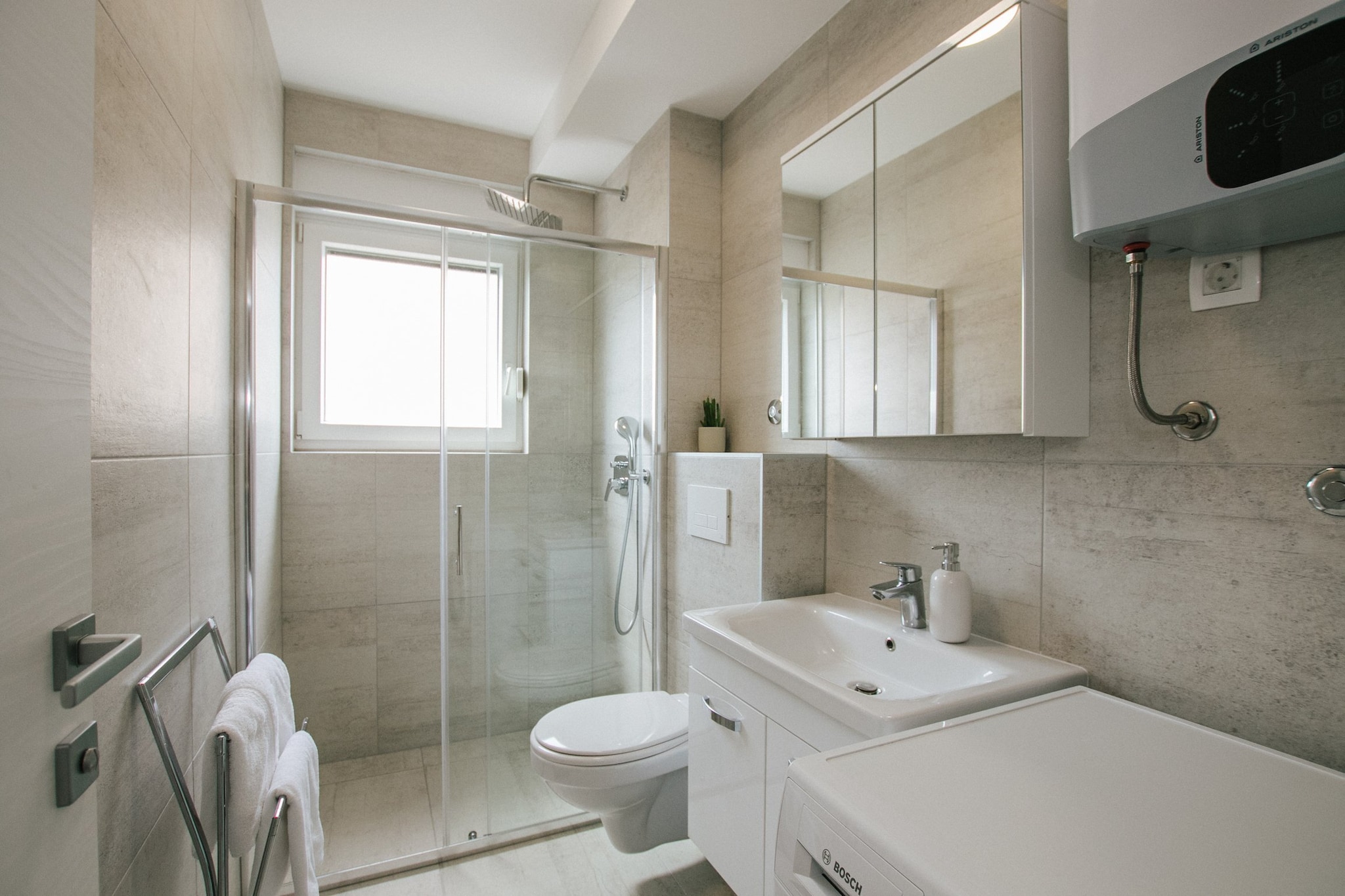 Spacious Luxury Trogir Apartments - Comfort Two Bedroom Apartment (Marin 3)-Bathroom