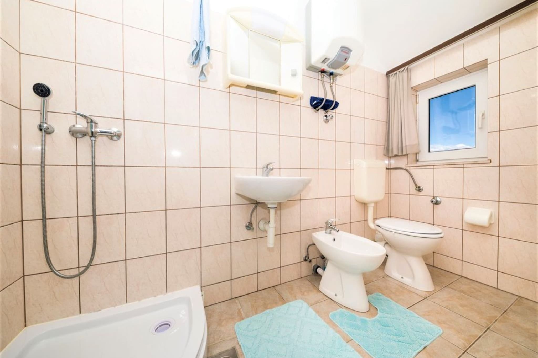 Trogir Comfortable Apartment with Terrace - Two Bedroom Apartment with Terrace-Bathroom