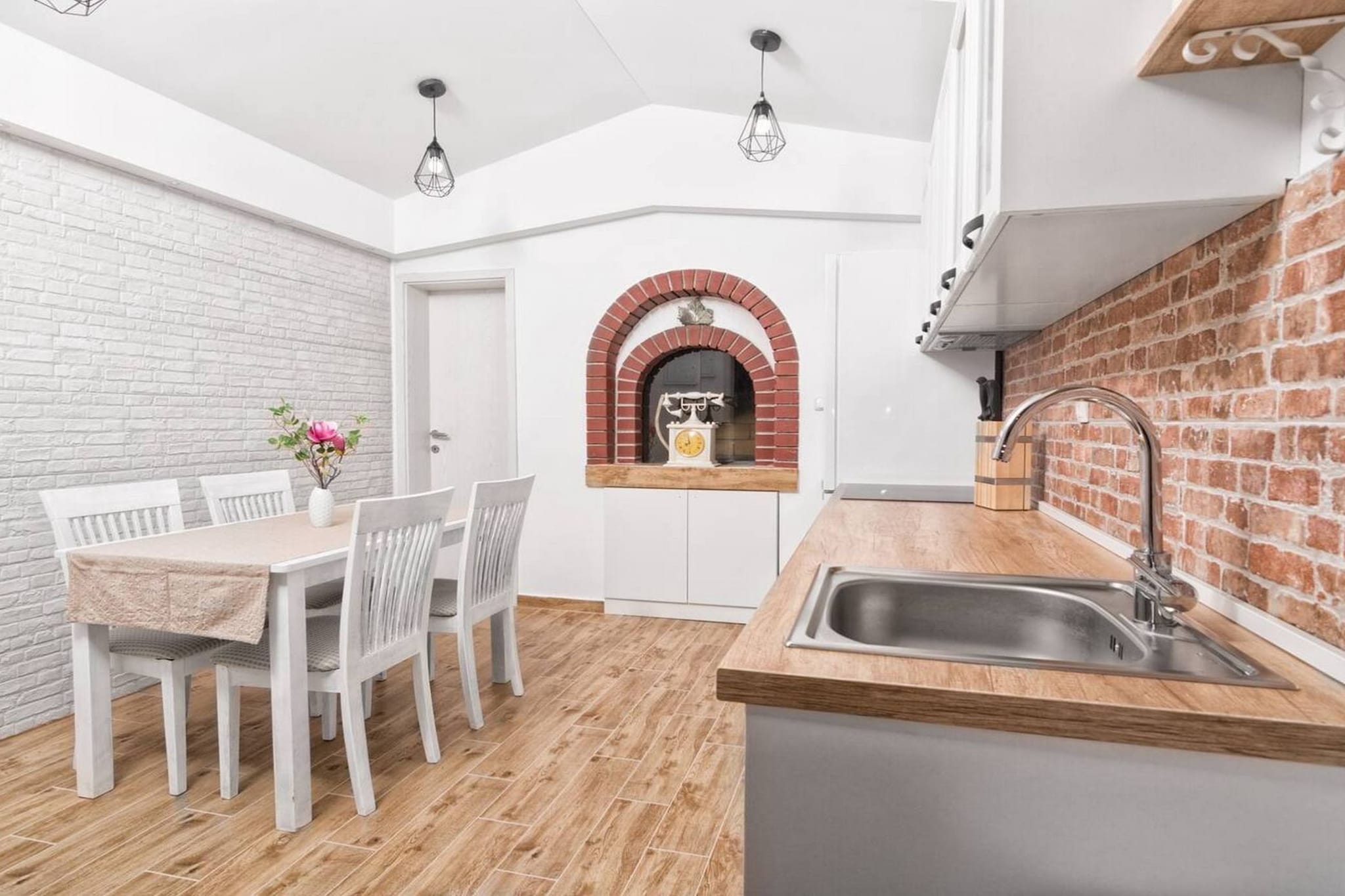 Hidden Gem Holiday Home with Pool in Kastel Stafilic - Two Bedroom Holiday Home with Pool-Cuisine