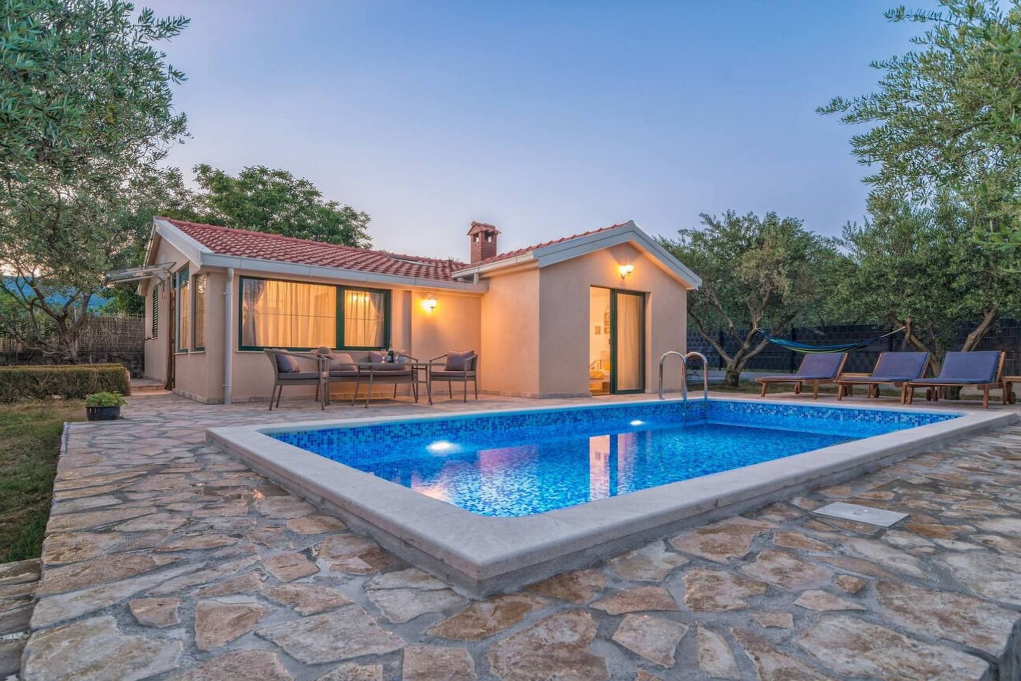 Hidden Gem Holiday Home with Pool in Kastel Stafilic - Two Bedroom Holiday Home with Pool-Piscine