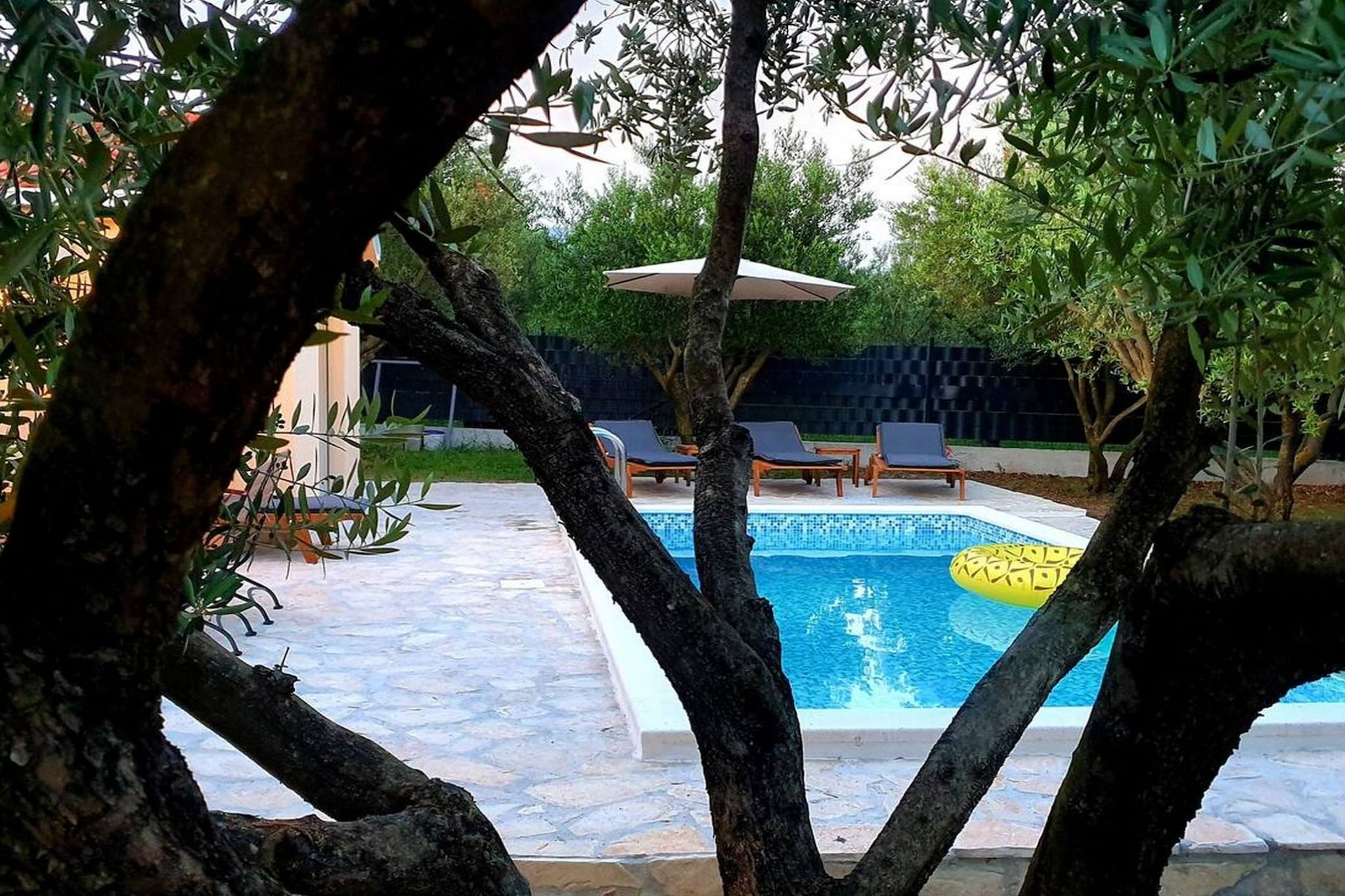 Hidden Gem Holiday Home with Pool in Kastel Stafilic - Two Bedroom Holiday Home with Pool-Piscine