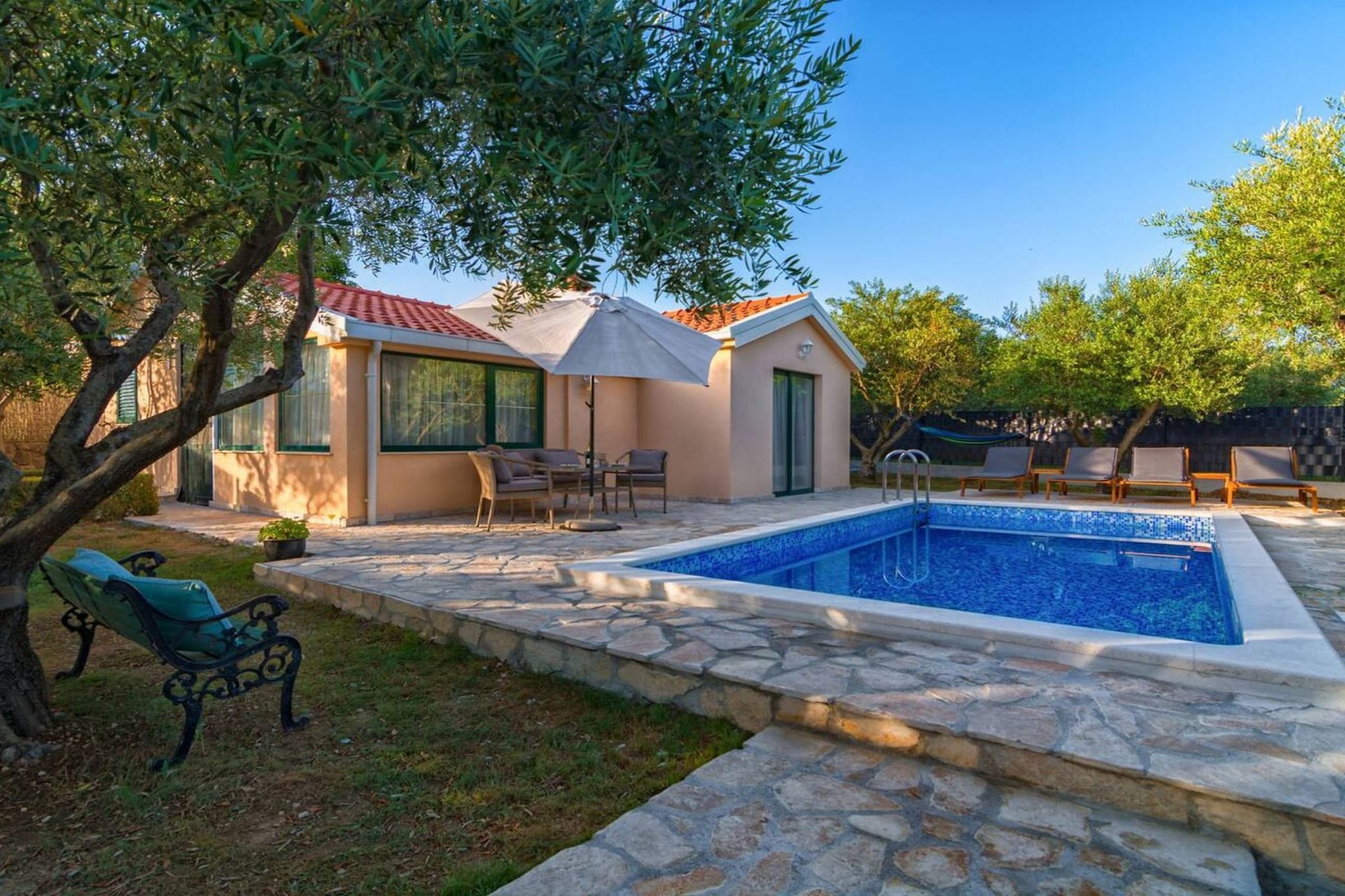 Hidden Gem Holiday Home with Pool in Kastel Stafilic - Two Bedroom Holiday Home with Pool-Piscine