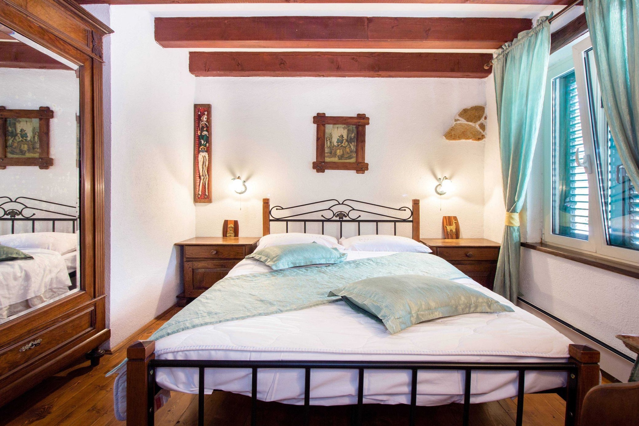 Authentic Dalmatian Hillside Escape with Pool, Sauna & BBQ - Seven Bedroom Holiday Home