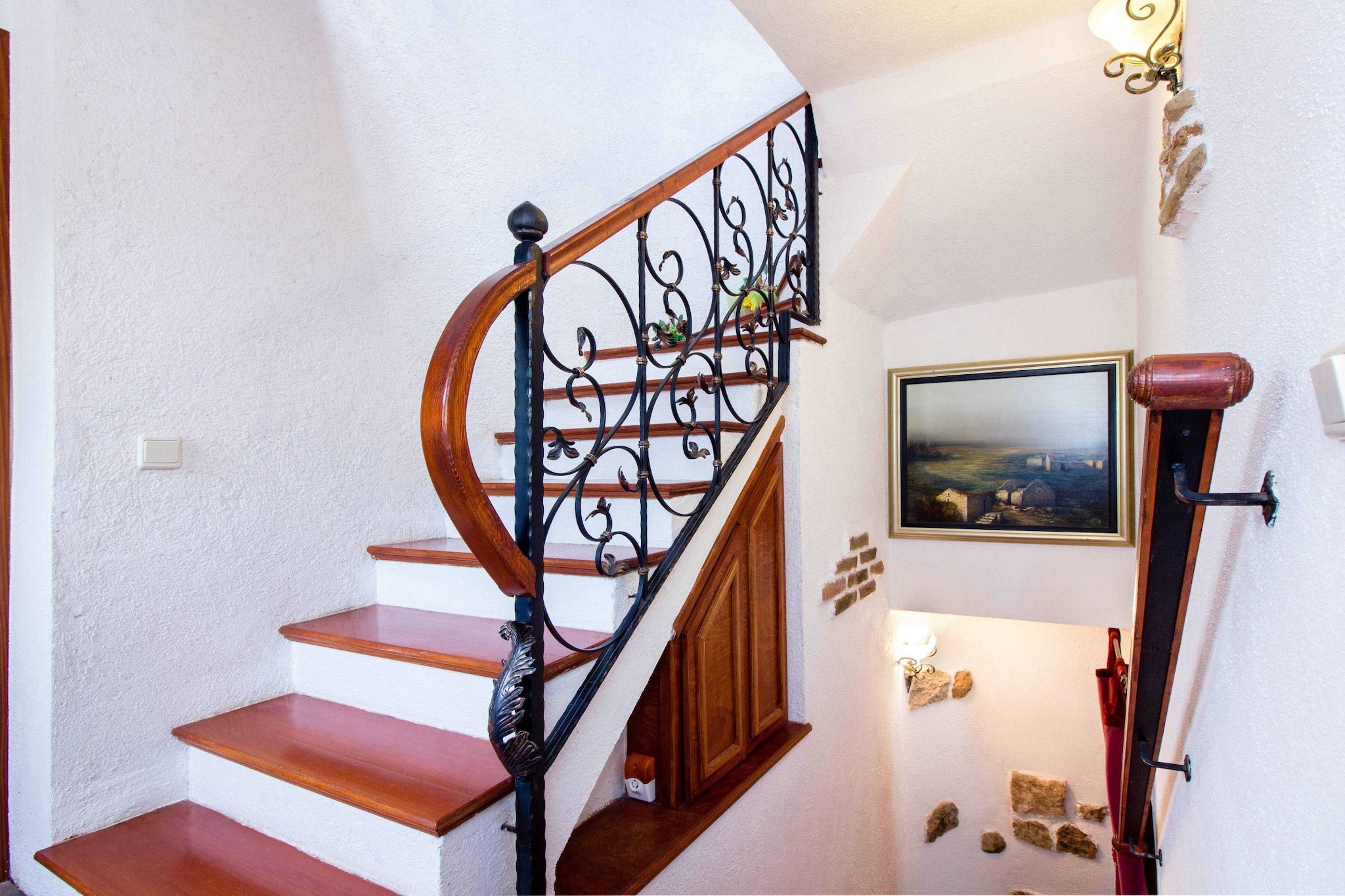 Authentic Dalmatian Hillside Escape with Pool, Sauna & BBQ - Seven Bedroom Holiday Home-Escaliers