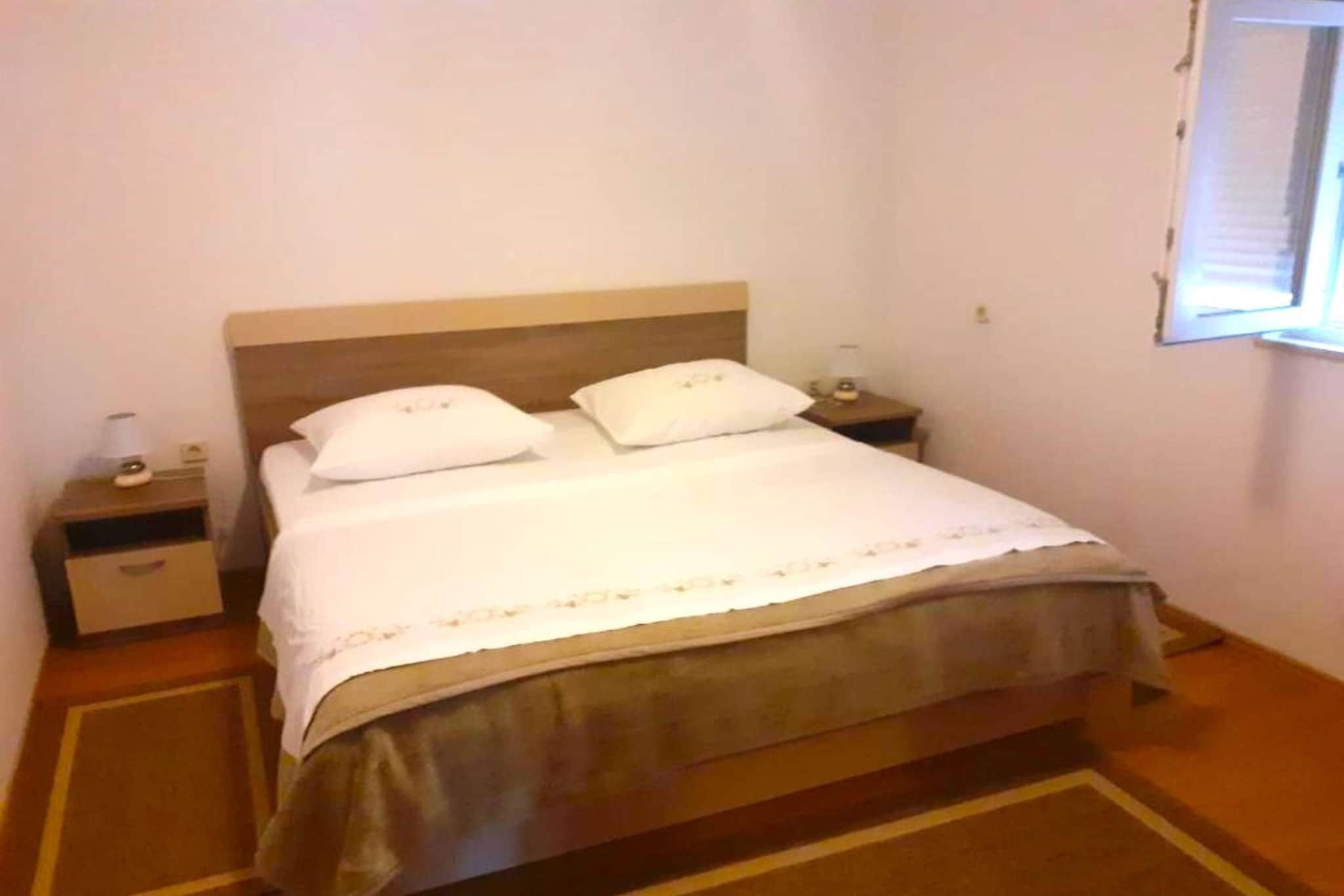 Seaside Okrug Gornji Apartment with Terrace and Patio - Two Bedroom Apartment with Terrace-Chambre