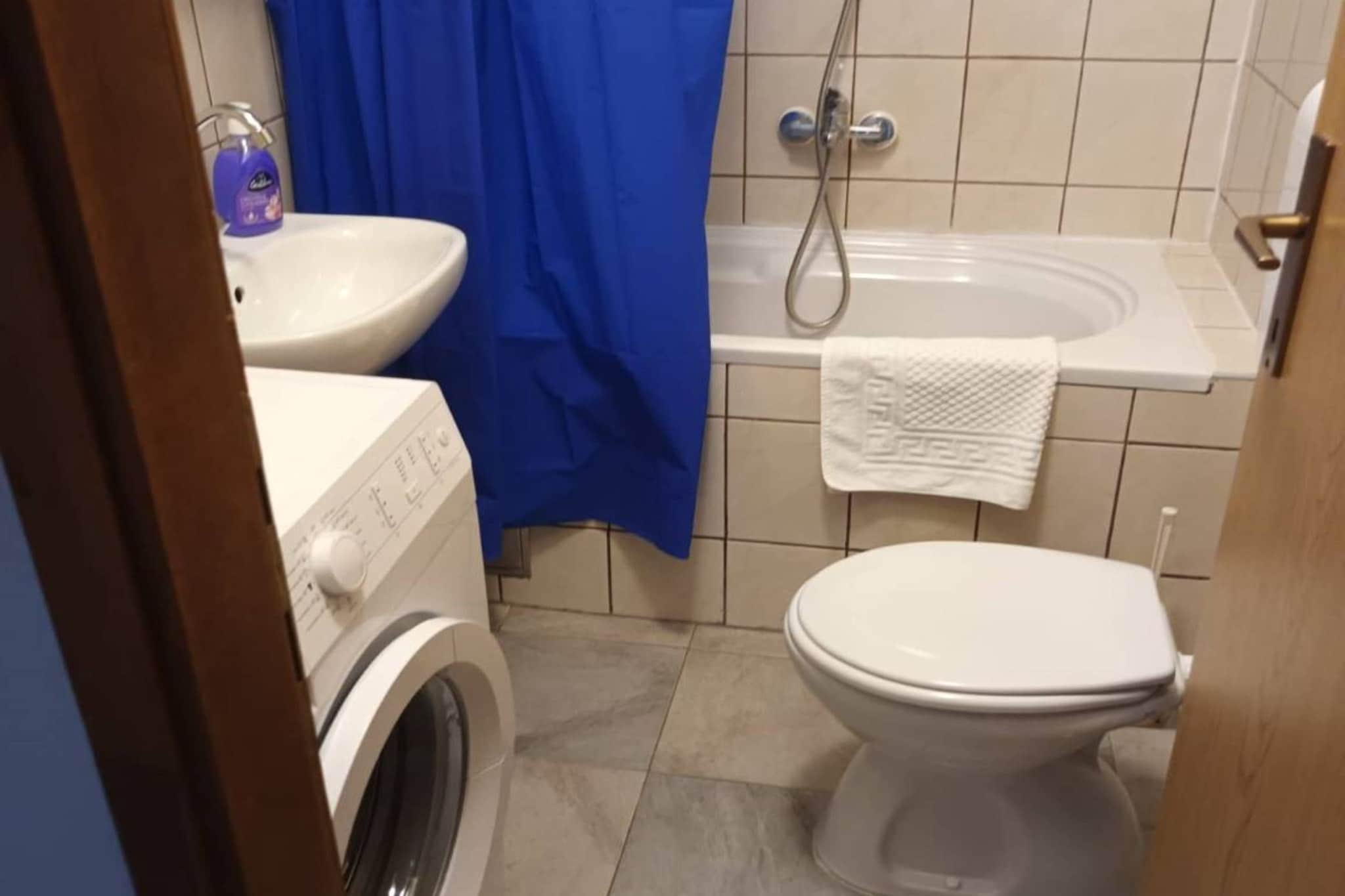 Seaside Okrug Gornji Apartment with Terrace and Patio - Two Bedroom Apartment with Terrace-Salle de bain