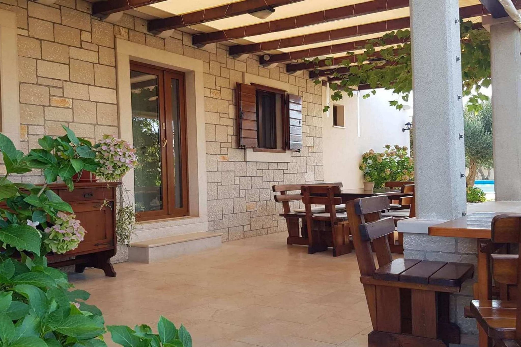 Secluded Oasis with Pool, Outdoor Kitchen, & Landscaped Terraces - Three Bedroom Villa-Außenbereich