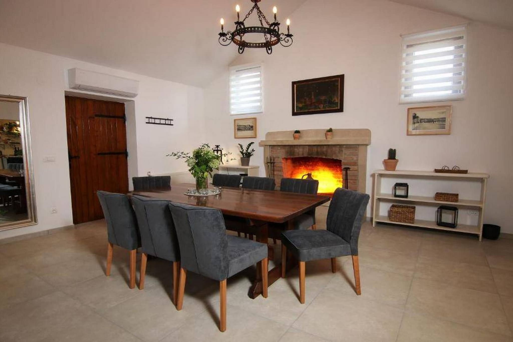 Secluded Oasis with Pool, Outdoor Kitchen, & Landscaped Terraces - Three Bedroom Villa-Esszimmer