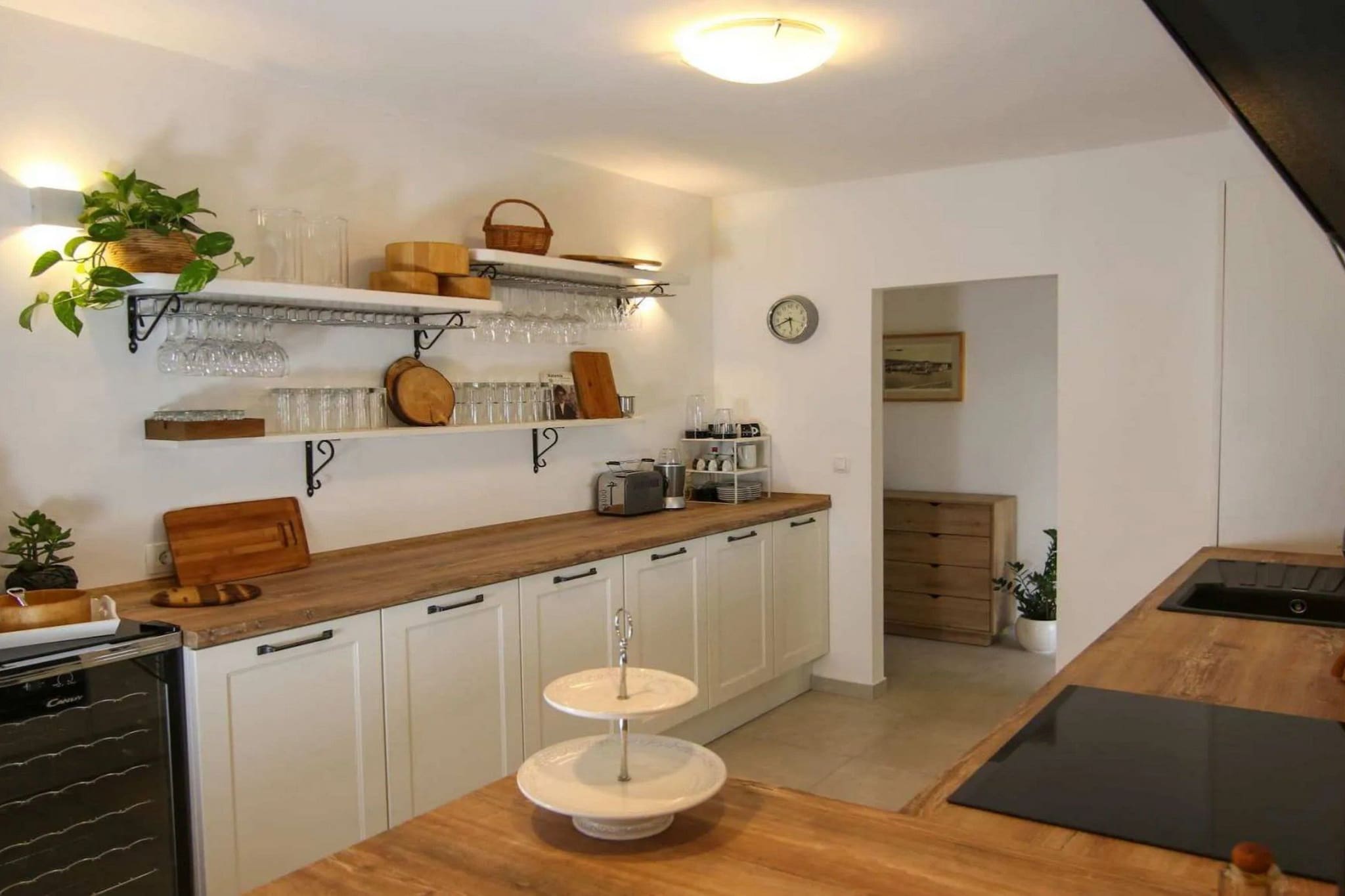 Secluded Oasis with Pool, Outdoor Kitchen, & Landscaped Terraces - Three Bedroom Villa-Küche