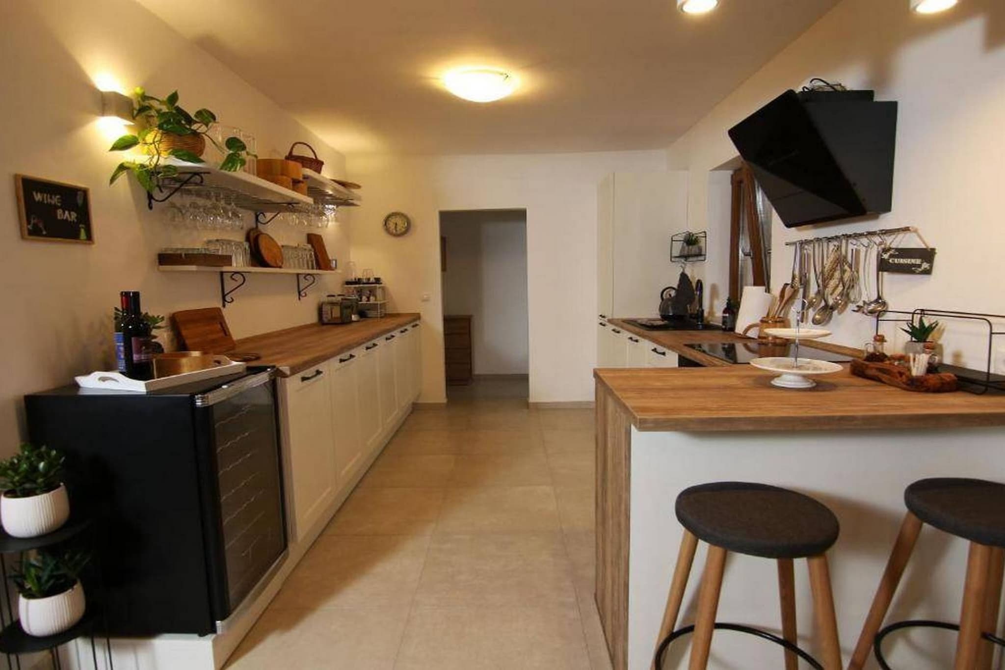 Secluded Oasis with Pool, Outdoor Kitchen, & Landscaped Terraces - Three Bedroom Villa-Küche