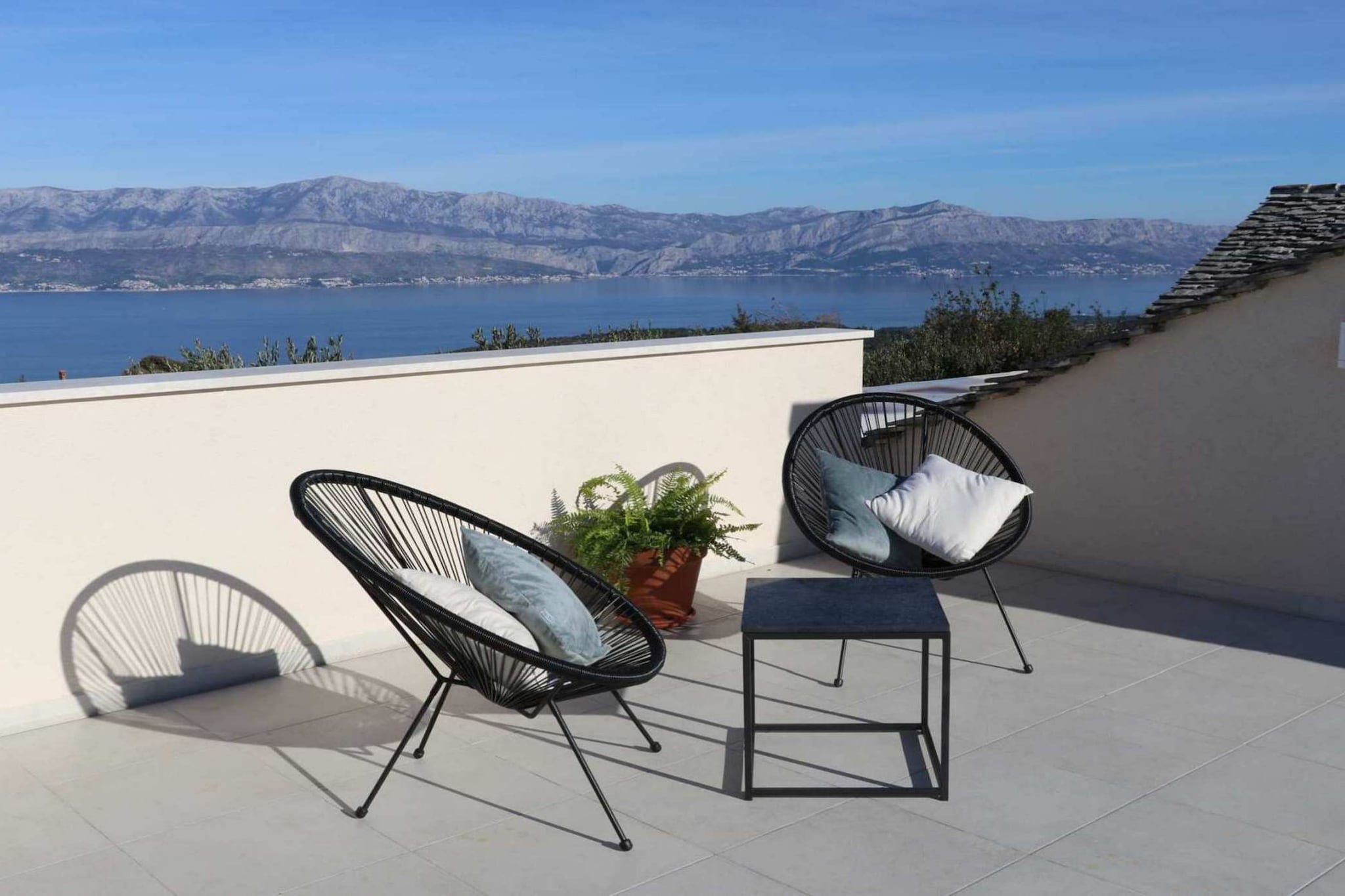 Secluded Oasis with Pool, Outdoor Kitchen, & Landscaped Terraces - Three Bedroom Villa-Küche