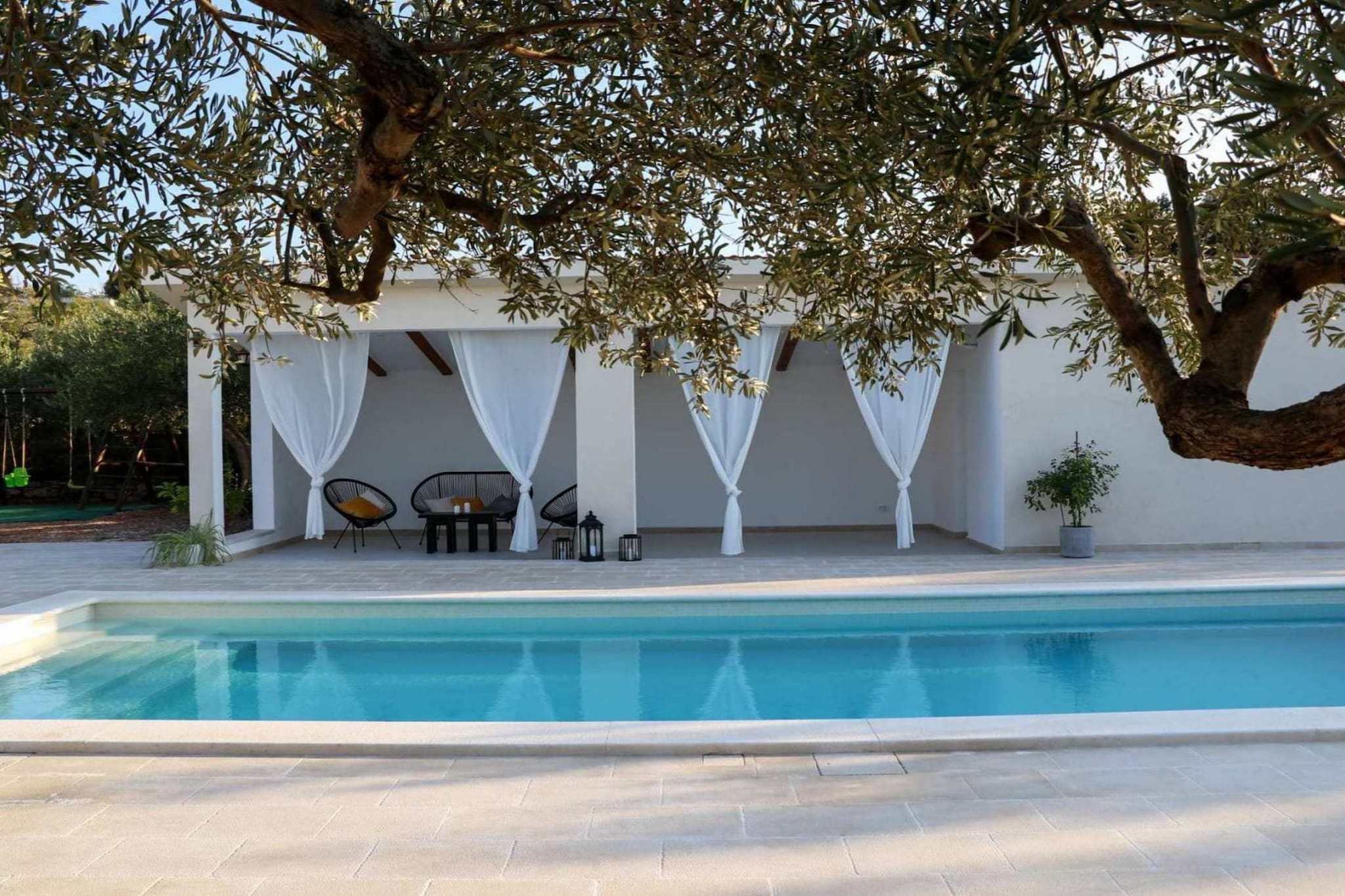 Secluded Oasis with Pool, Outdoor Kitchen, & Landscaped Terraces - Three Bedroom Villa-Schwimmbad
