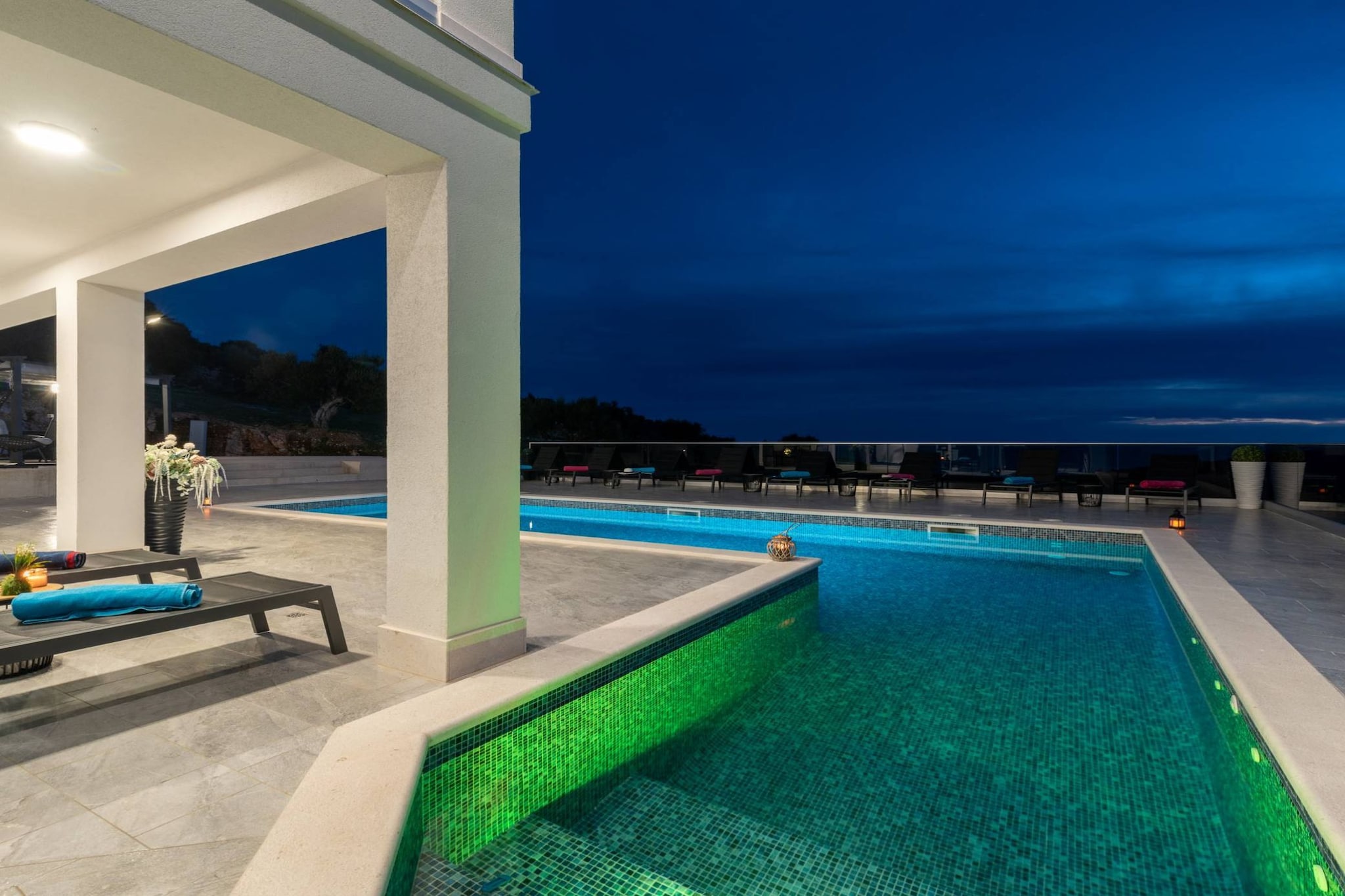 Luminous Infinity Villa with Pool and Gym - Six Bedroom Villa with Pool-Buitenlucht