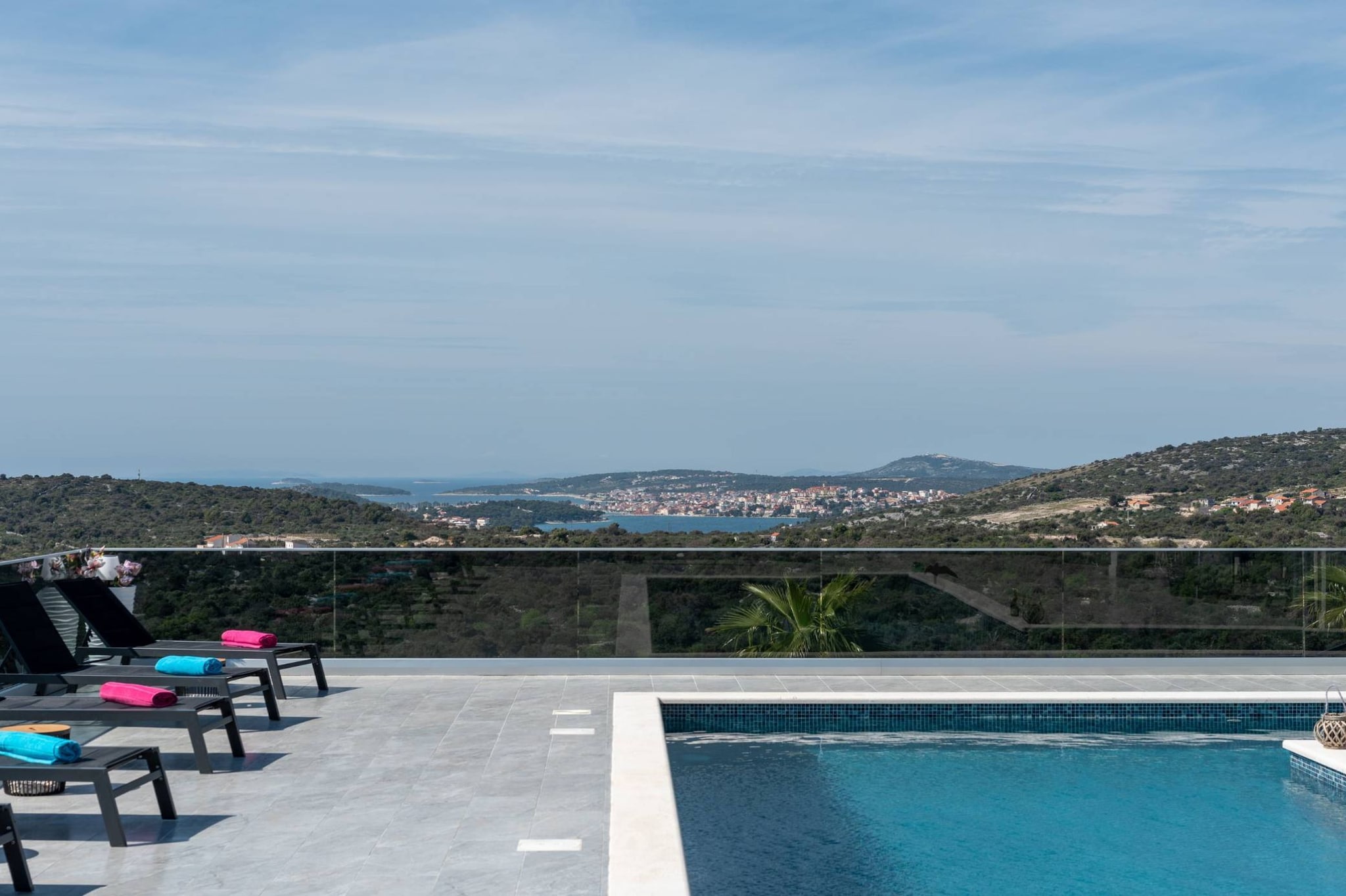 Luminous Infinity Villa with Pool and Gym - Six Bedroom Villa with Pool-Zwembad