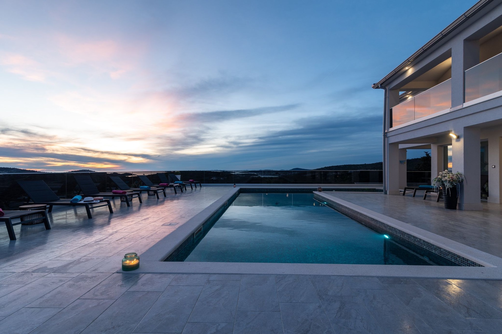 Luminous Infinity Villa with Pool and Gym - Six Bedroom Villa with Pool-Zwembad