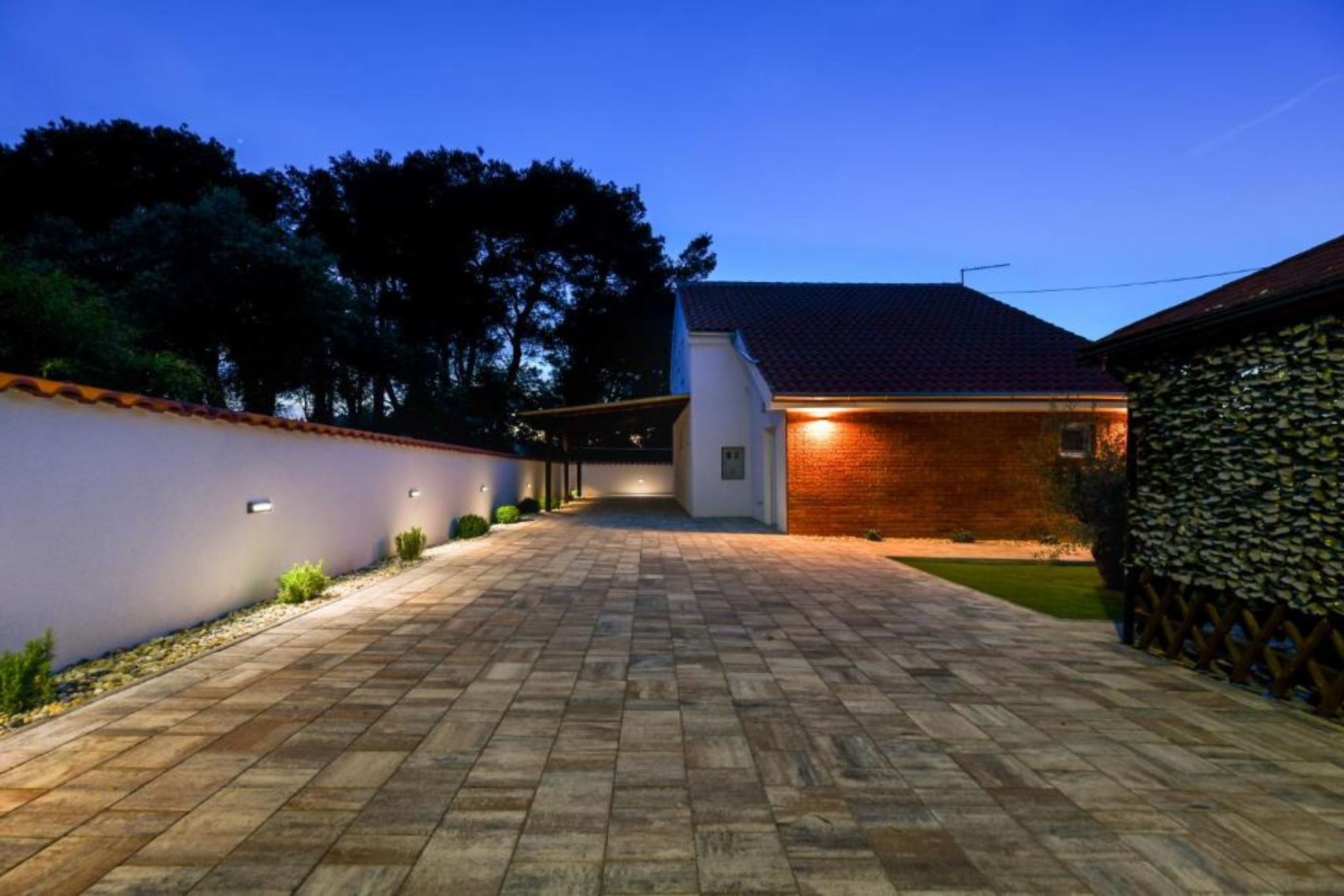 Four Bedroom Villa With Hot Tub-Buitenlucht