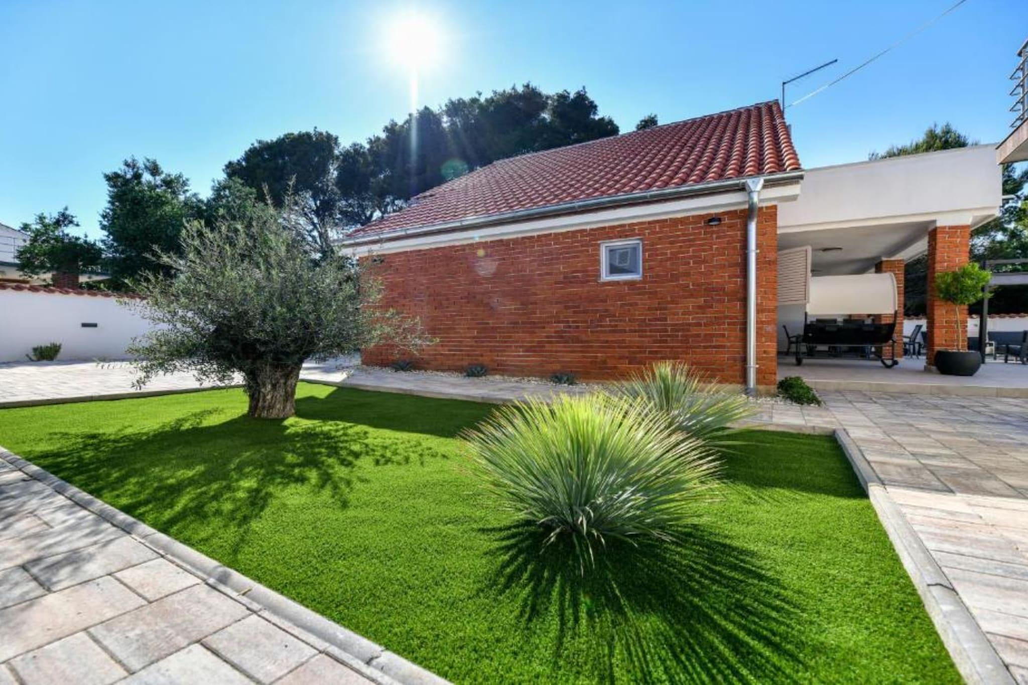 Four Bedroom Villa With Hot Tub-Buitenlucht