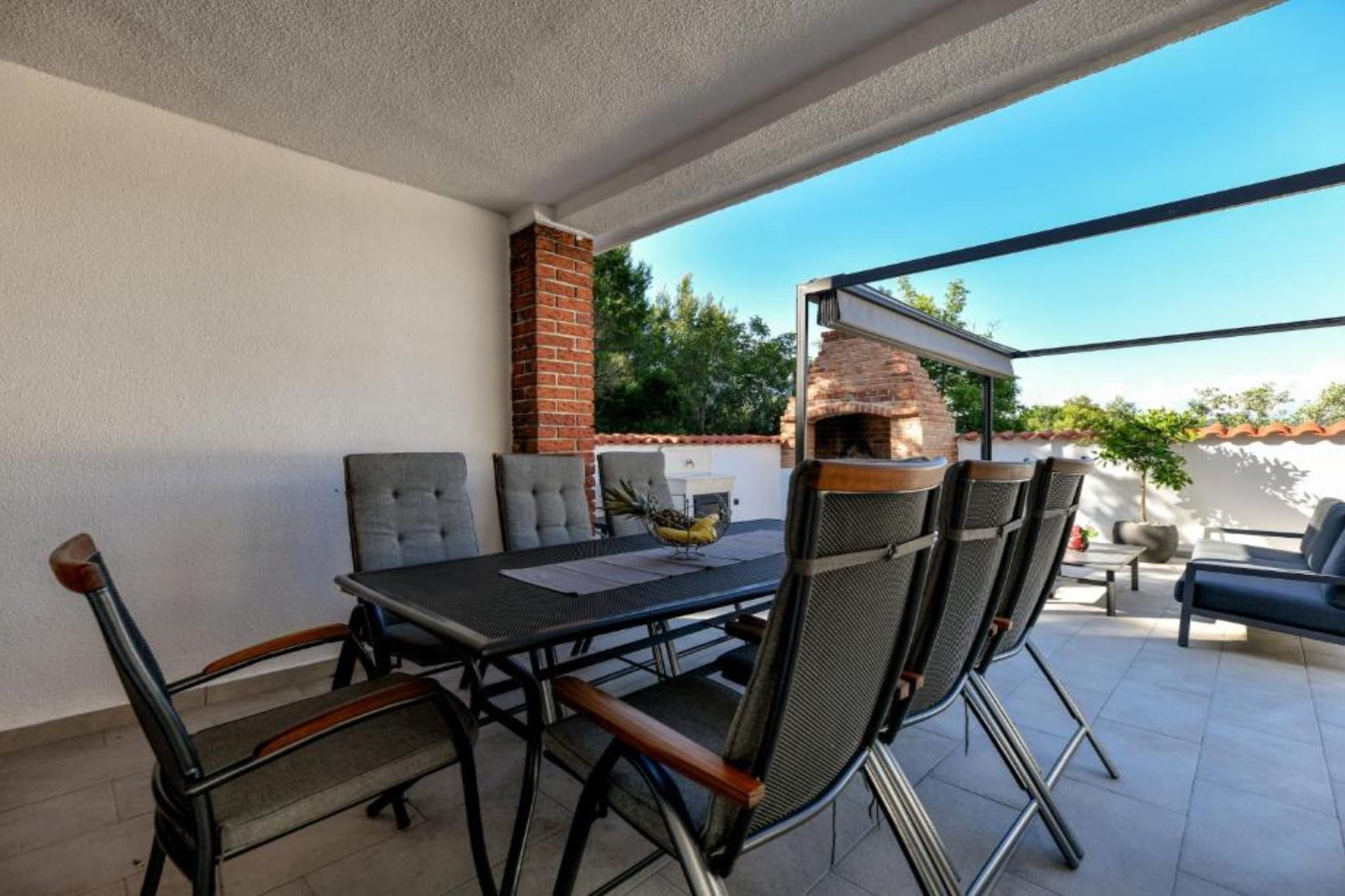 Four Bedroom Villa With Hot Tub-Buitenlucht
