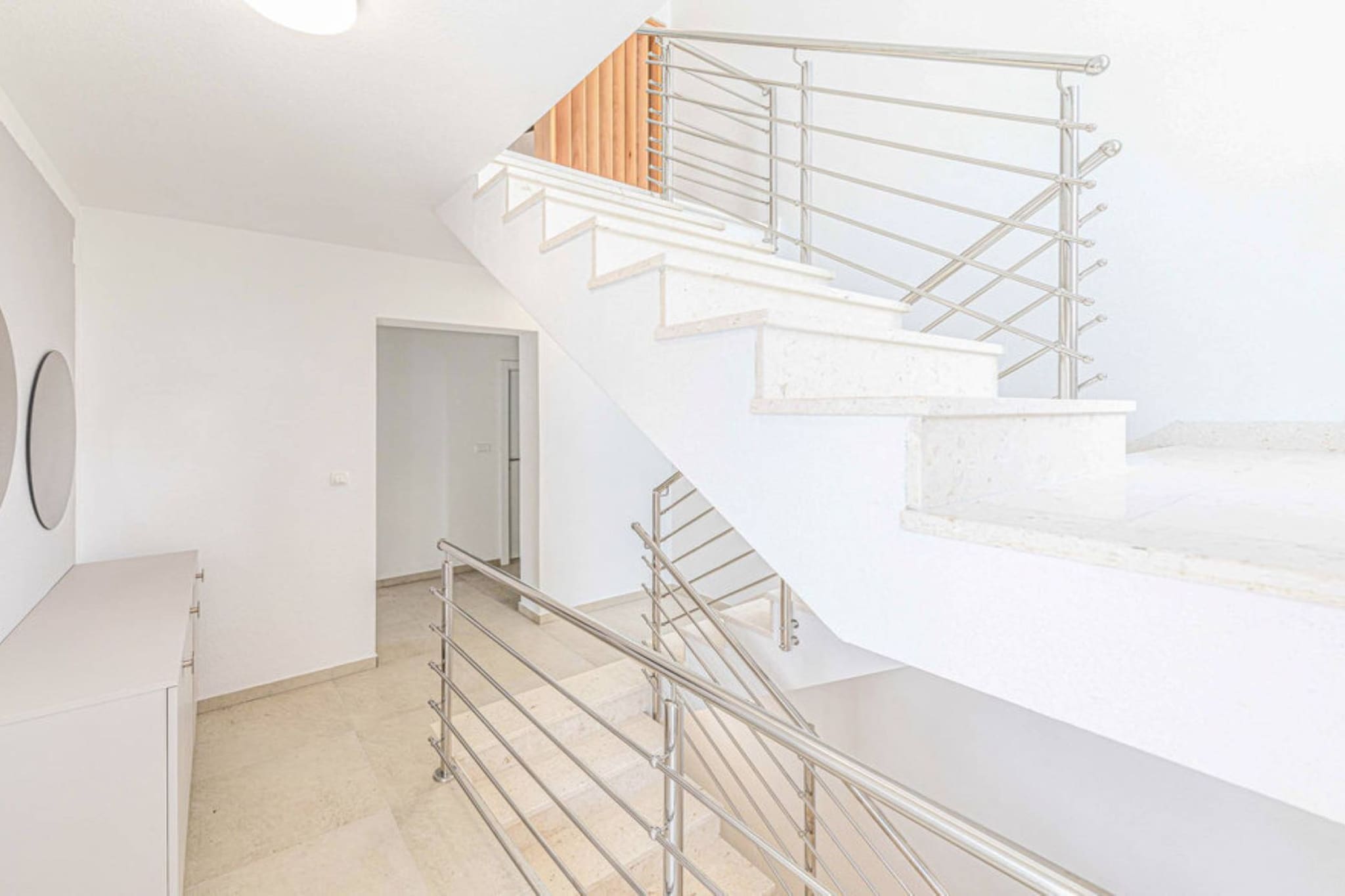 Expansive Retreat with Private Pool & BBQ, Near the Beach - Six Bedroom Villa-Escaliers