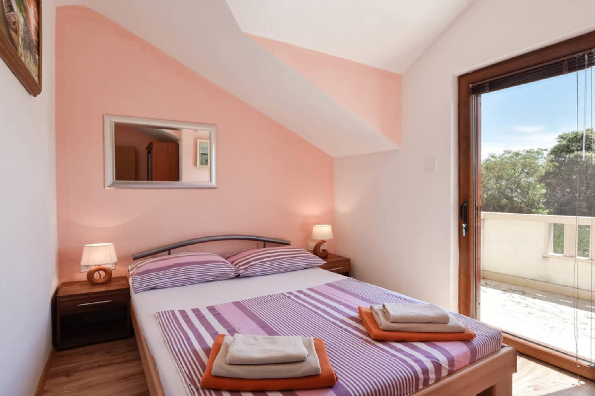 Peaceful Island Haven with Pool, BBQ & Games Area - Four Bedroom Holiday Home-Schlafzimmer