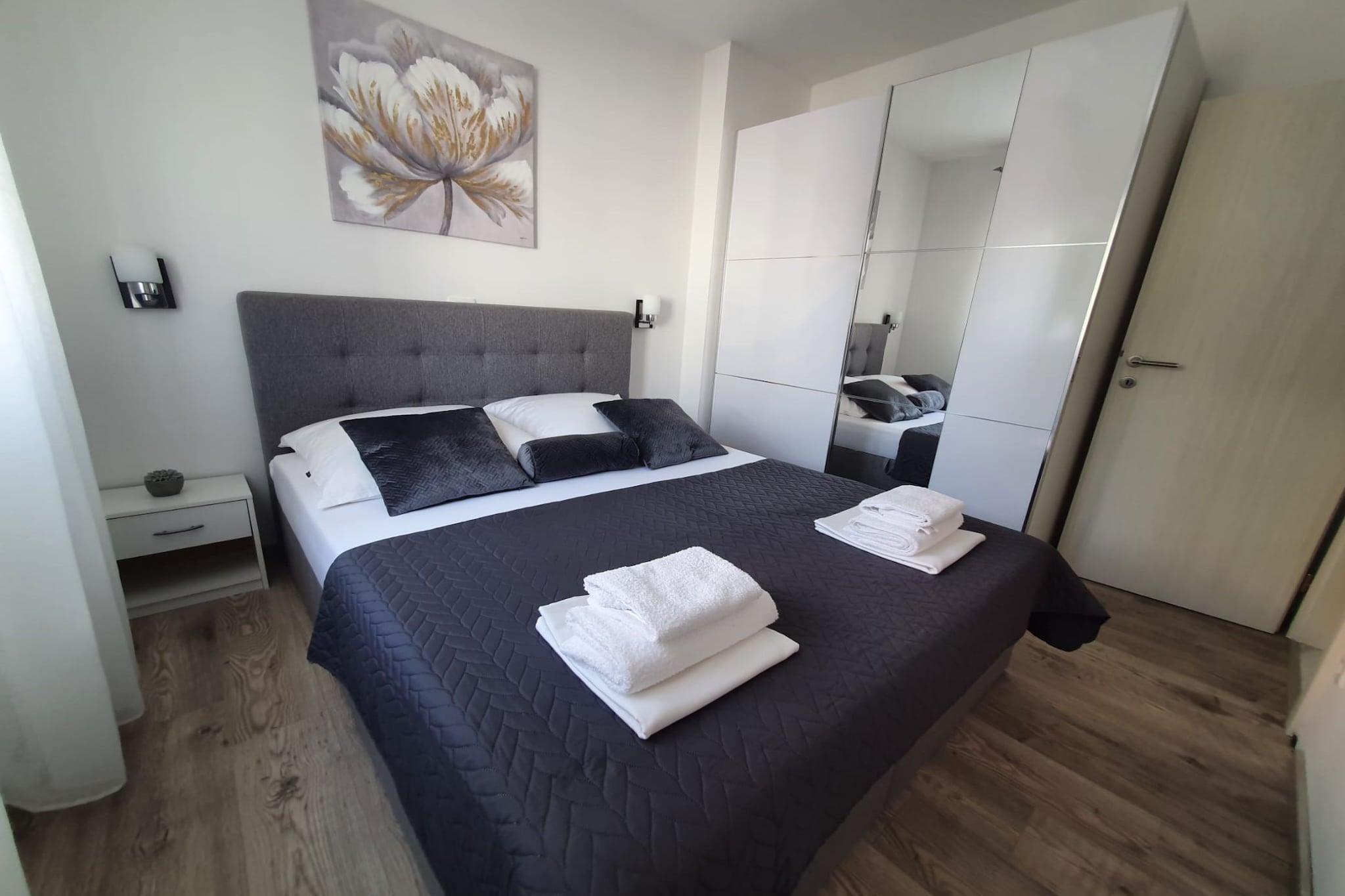 Kastel Novi Elegant and Stylish Apartment with Terrace and Patio - Two Bedroom Apartment with Terrace-Chambre