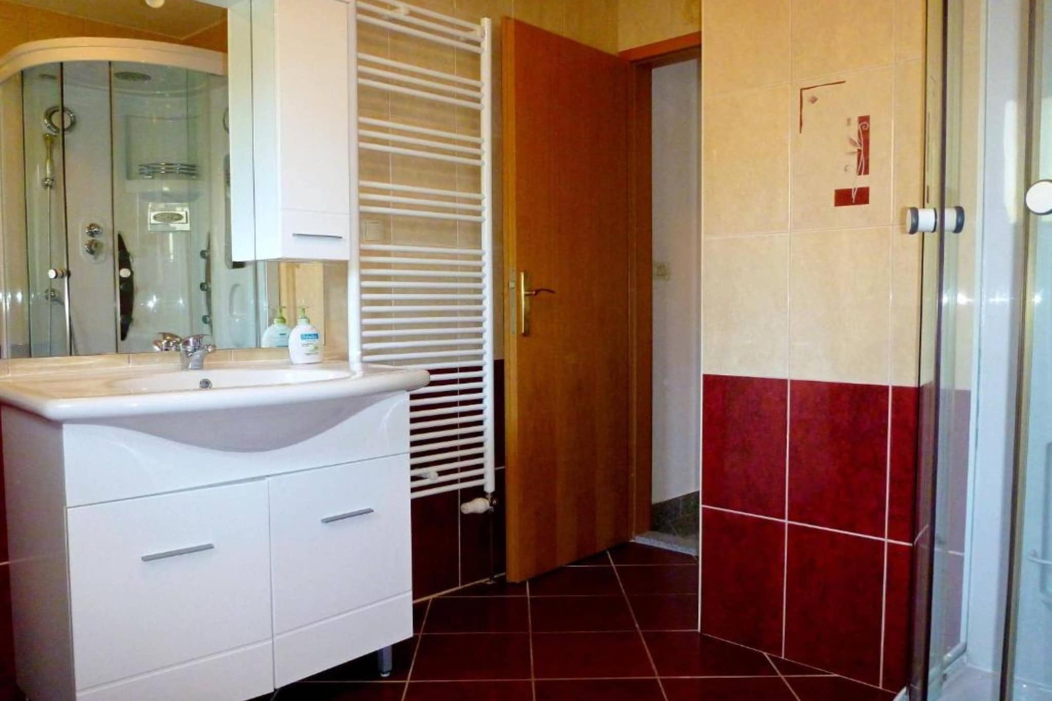 Beachfront Mastrinka Apartments with Sea View - Three Bedroom  Apartment with Terrace and Sea View-Salle de bain