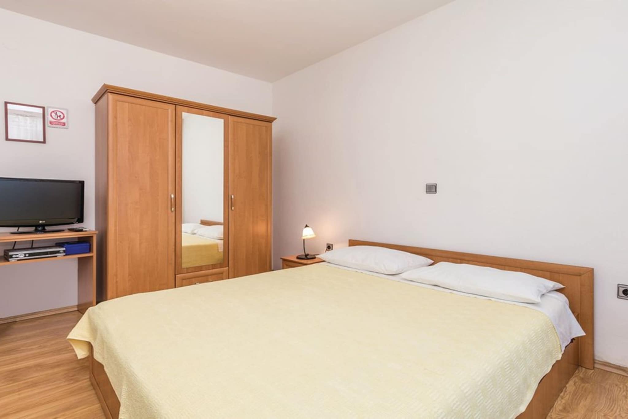 Elegant Brsec Apartments with Sea View - Three Bedroom Apartment with Sea View-Schlafzimmer