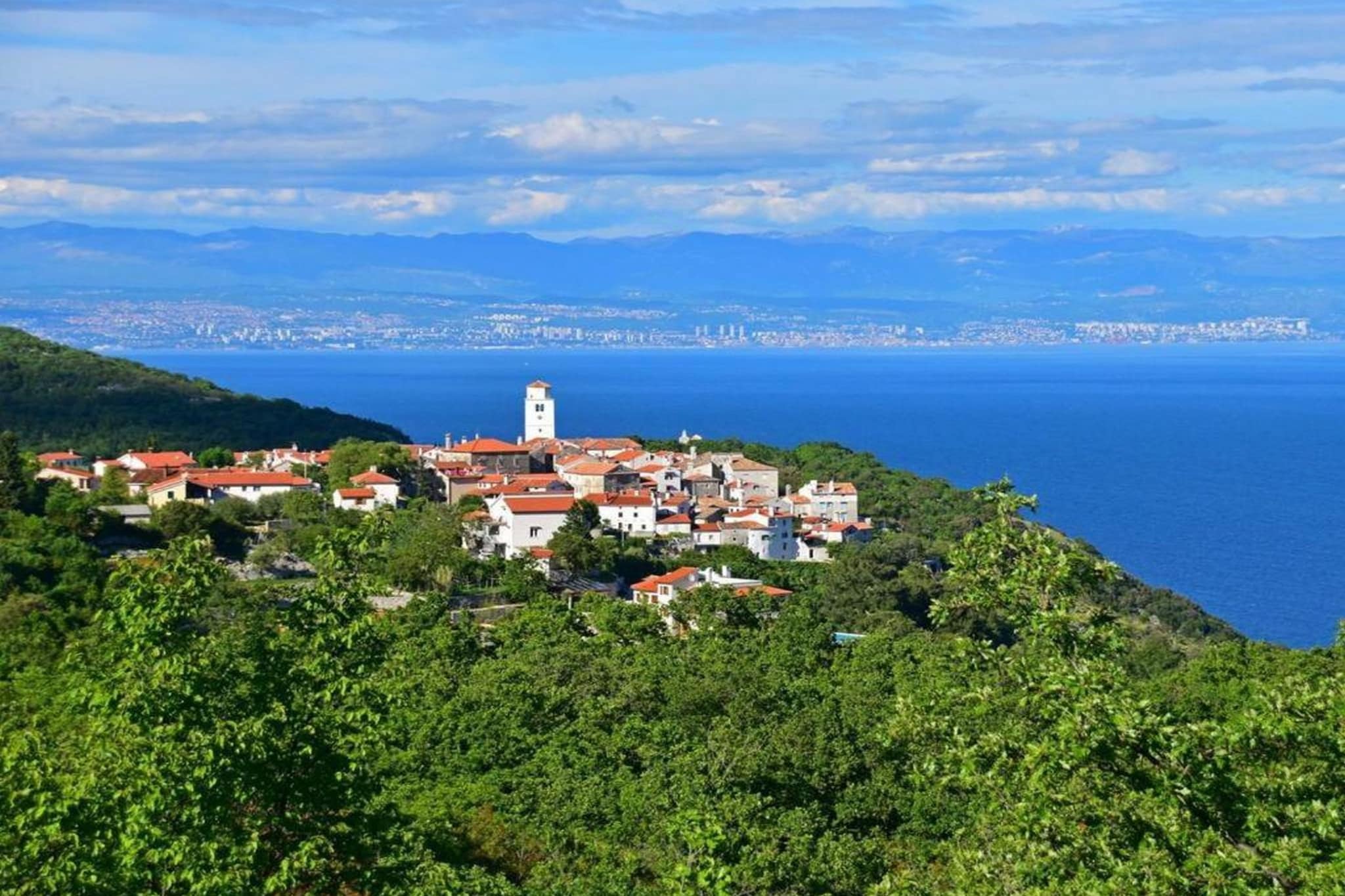 Elegant Brsec Apartments with Sea View - Three Bedroom Apartment with Sea View