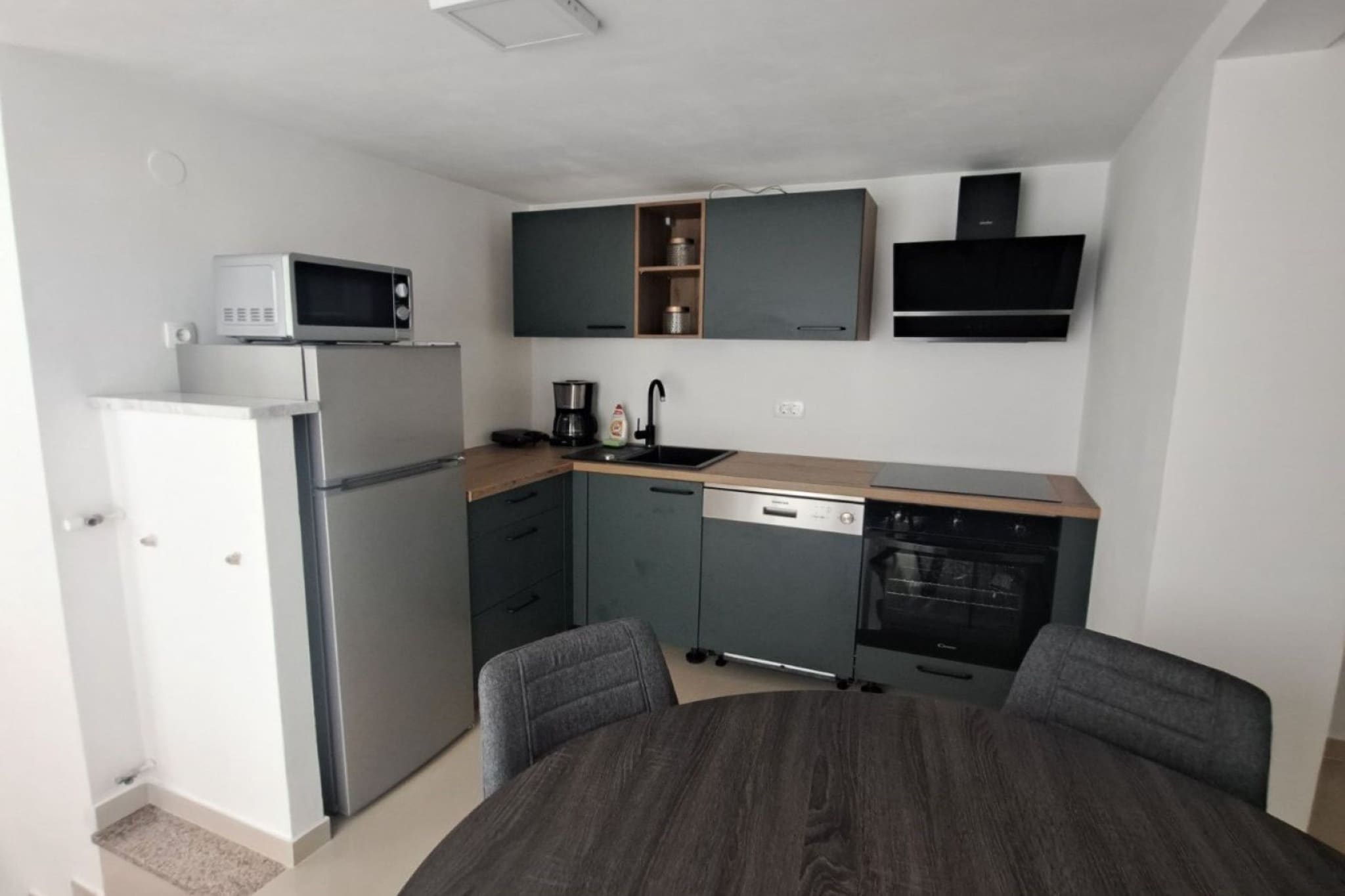 Elegant Brsec Apartments with Sea View - Two Bedroom Apartment with Sea View-Küche