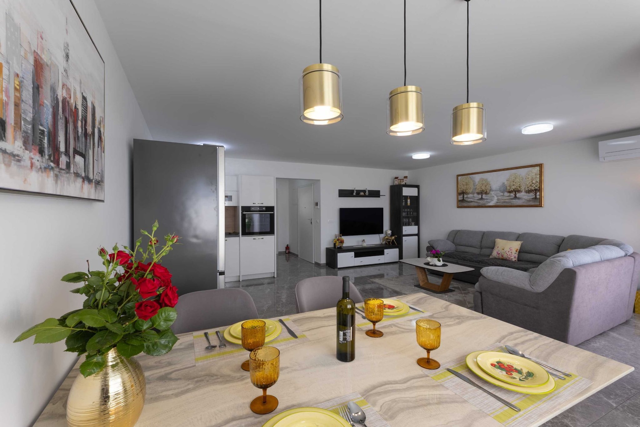 Kastel Stari Sunny Downtown Apartment with Terrace - One Bedroom Apartment with Terrace-Esszimmer