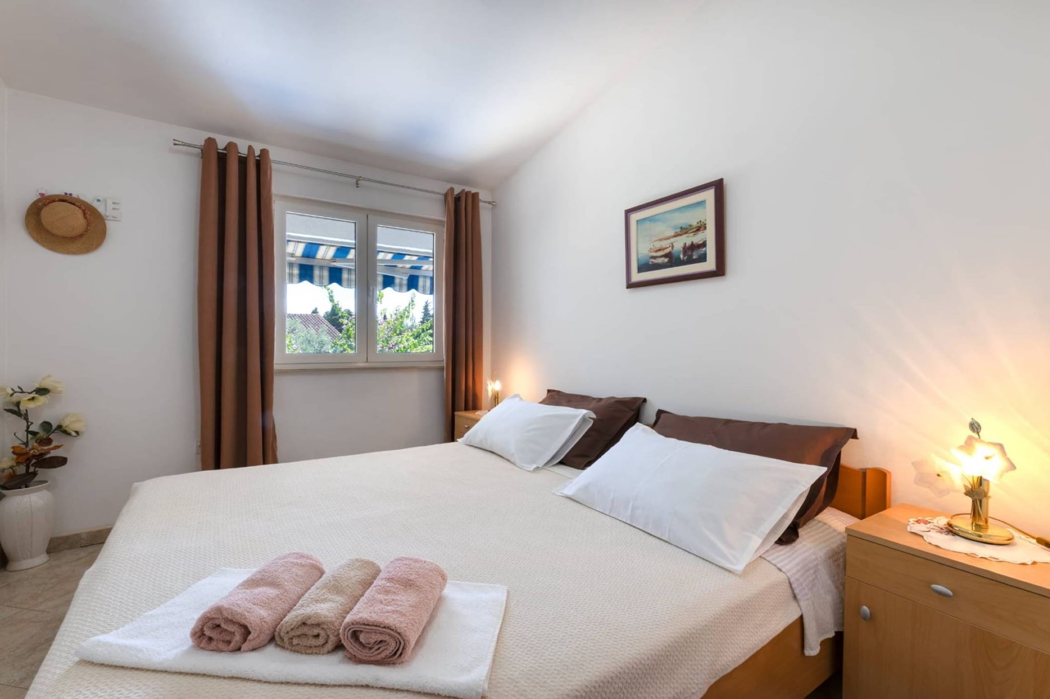 Bright and Spacious Apartment with Terrace in Kastel Stafilic - Two Bedroom Apartment with Terrace