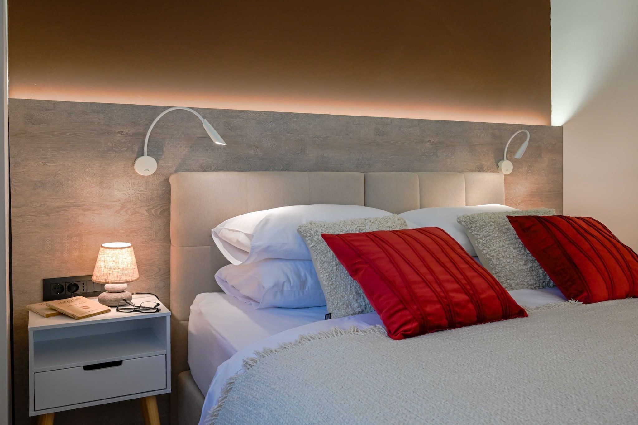 Modern and Stylish Rovinj Apartments with Terrace - Classic One  Bedroom Apartment with Terrace (owner Cherry)-Schlafzimmer