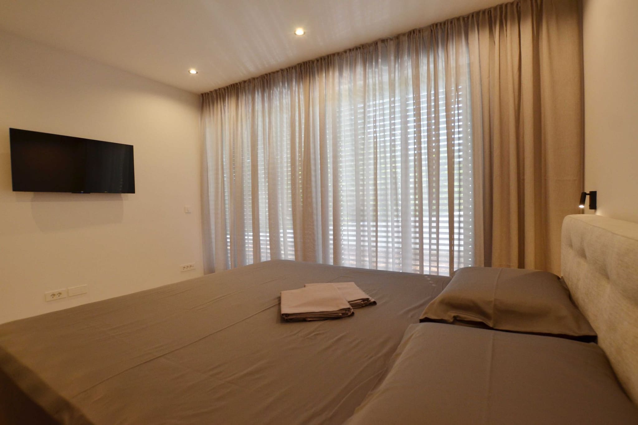 Luxurious Sorici Villa with Private Pool and Mediterranean Landscape - Four Bedroom Villa-Schlafzimmer