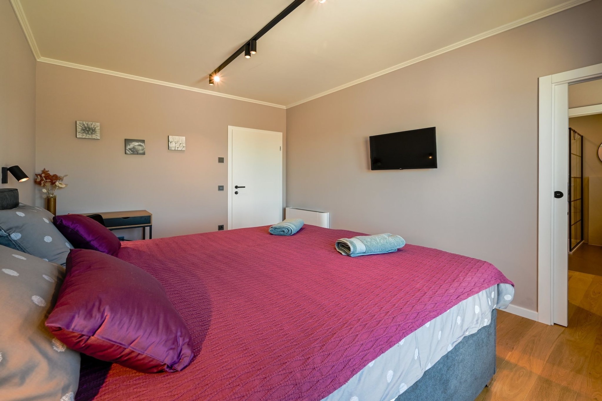 Matohanci Dazzling Villa with Pool - Four Bedroom Villa with Pool-Schlafzimmer