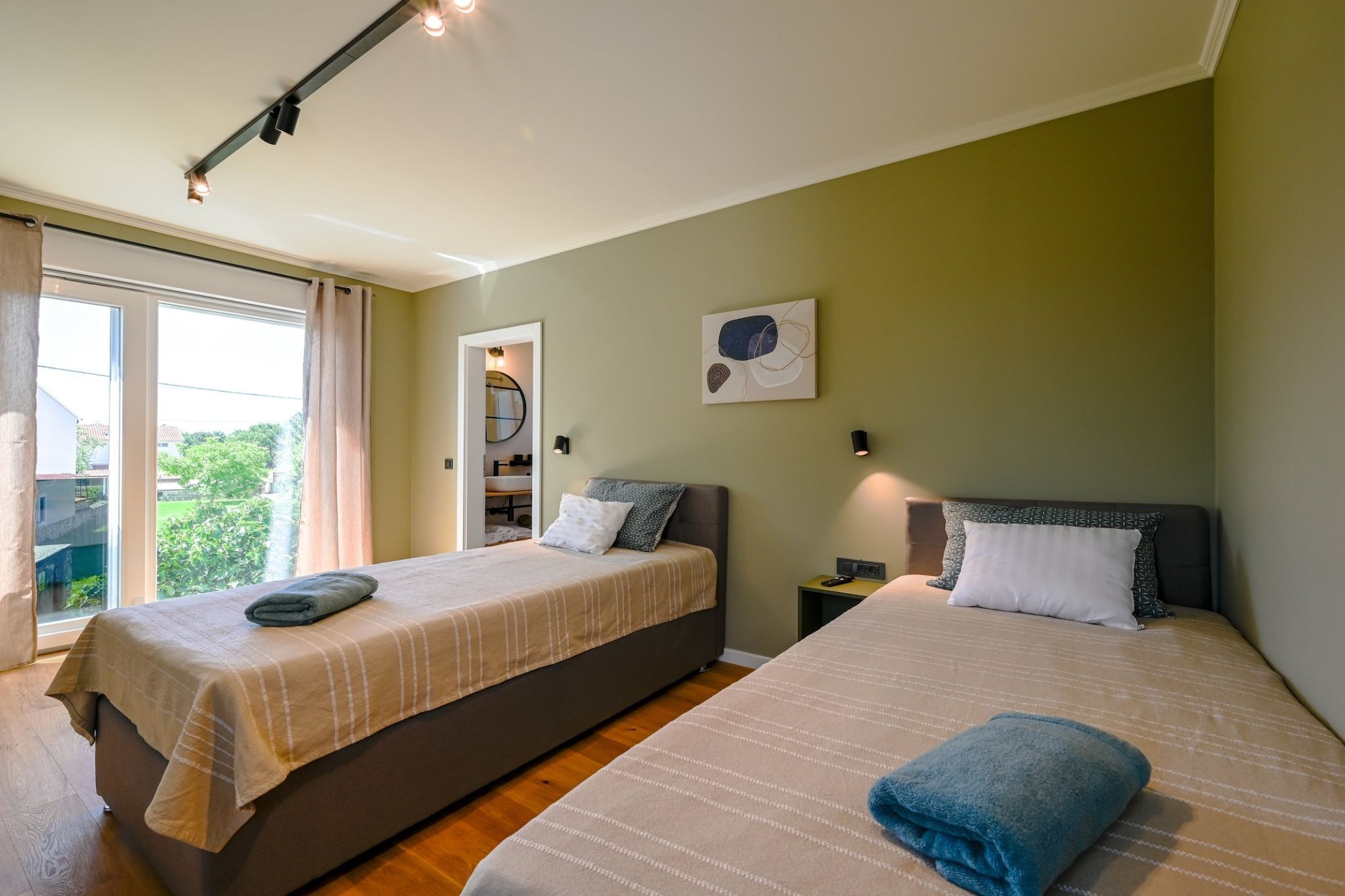 Matohanci Dazzling Villa with Pool - Four Bedroom Villa with Pool-Schlafzimmer