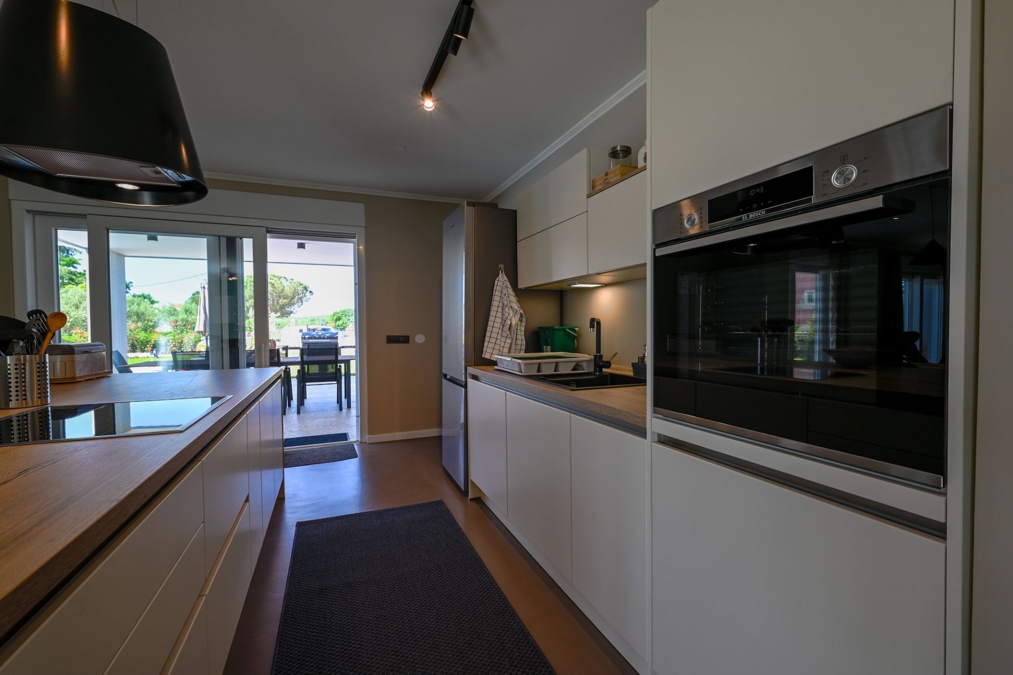 Matohanci Dazzling Villa with Pool - Four Bedroom Villa with Pool-Küche
