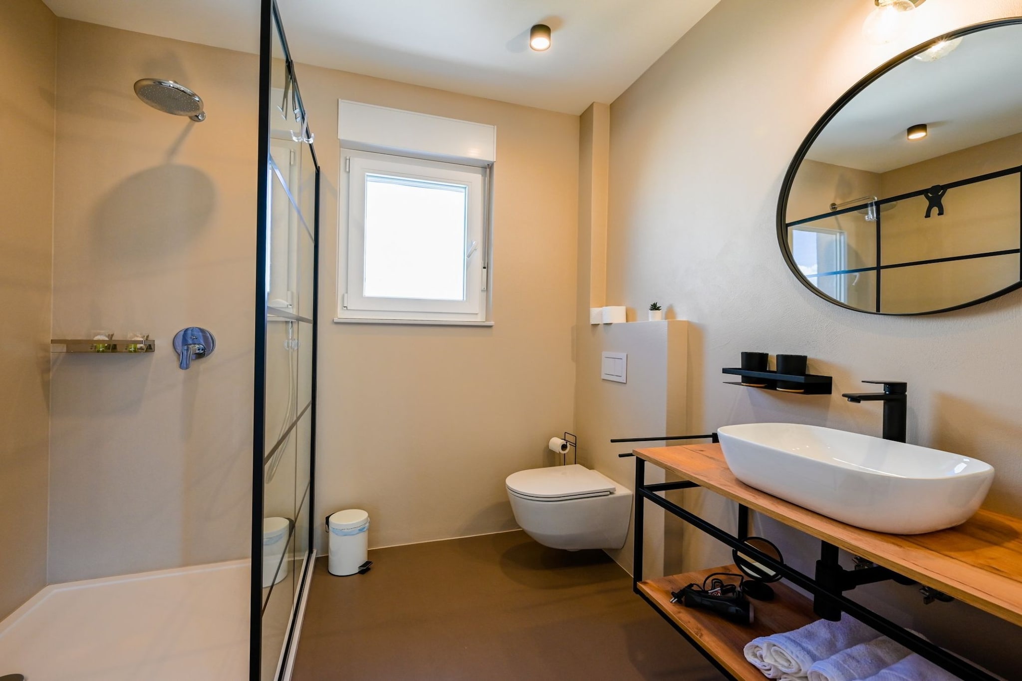 Matohanci Dazzling Villa with Pool - Four Bedroom Villa with Pool-Badezimmer
