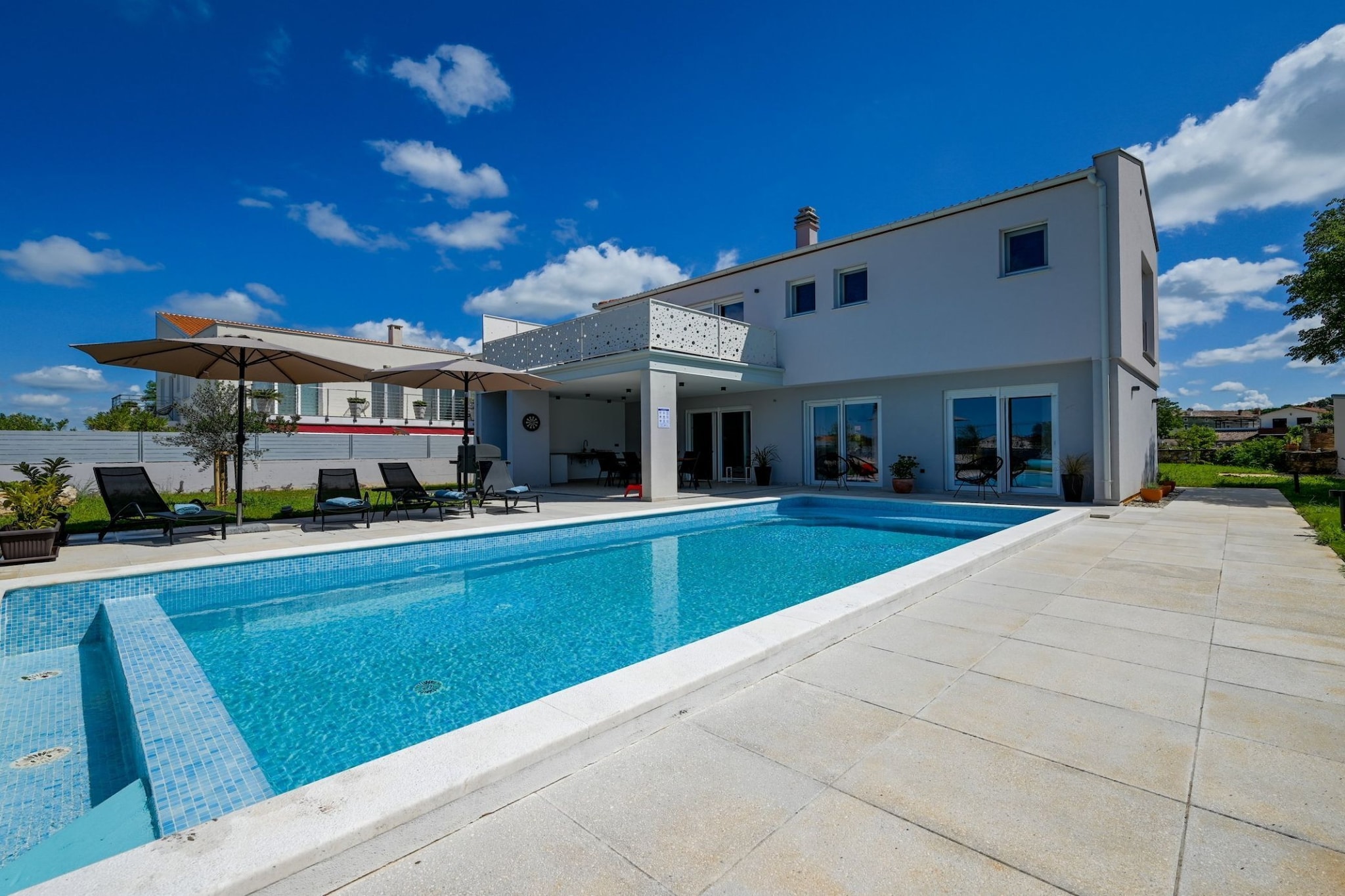 Matohanci Dazzling Villa with Pool - Four Bedroom Villa with Pool-Schwimmbad