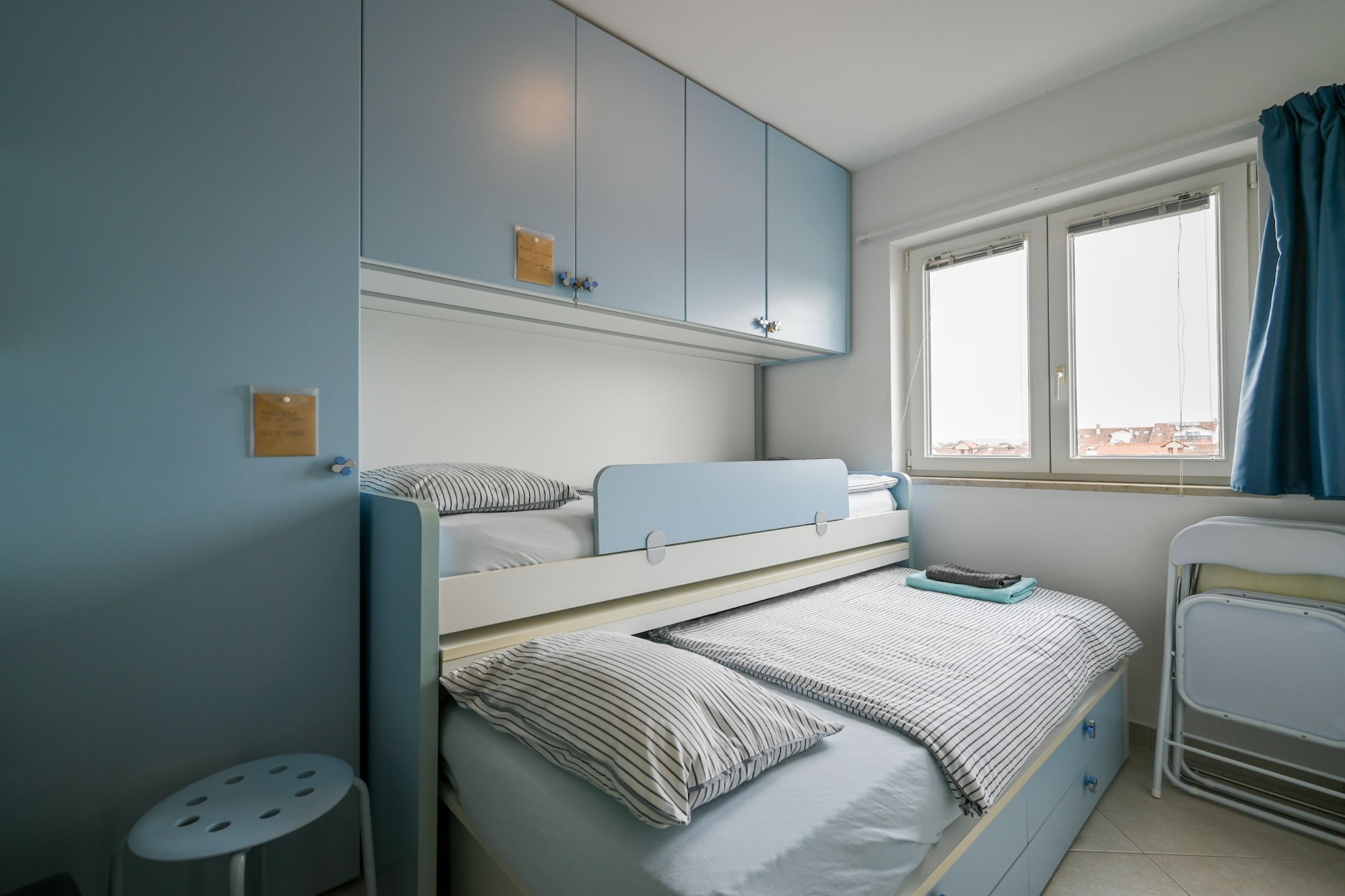 Scenic and Refined Retreat Apartment with Balcony - Three Bedroom Apartment with Balcony-Slaapkamer