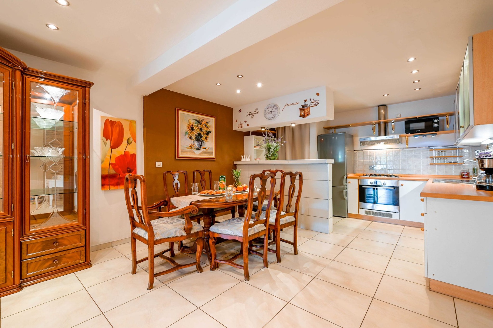 Classic and Smart Rovinj Apartment with Terrace - Two Bedroom Apartment with Terrace-Dining room