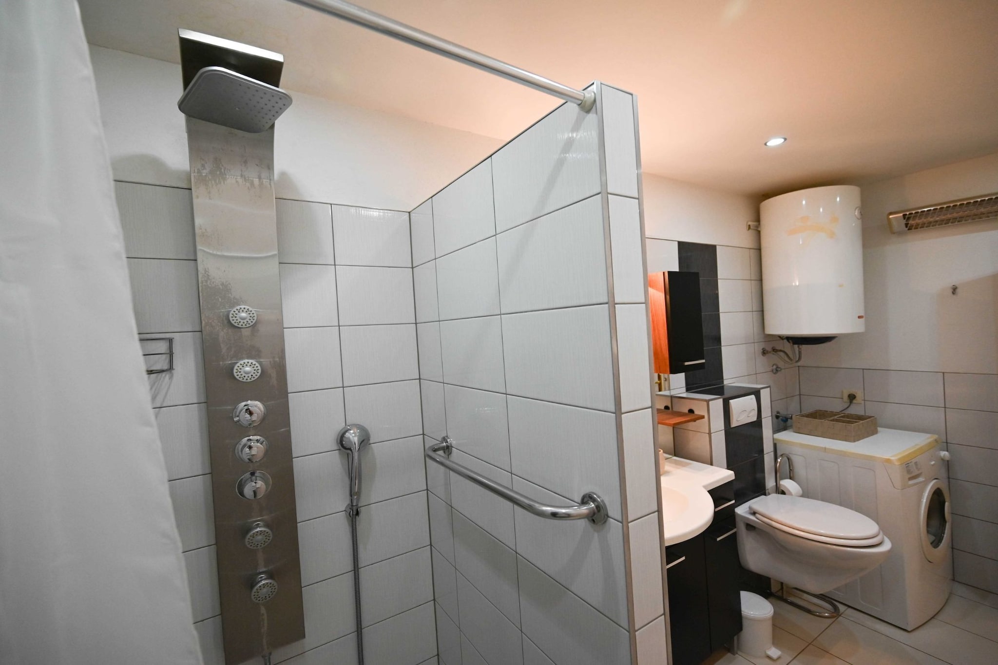 Classic and Smart Rovinj Apartment with Terrace - Two Bedroom Apartment with Terrace-Bathroom