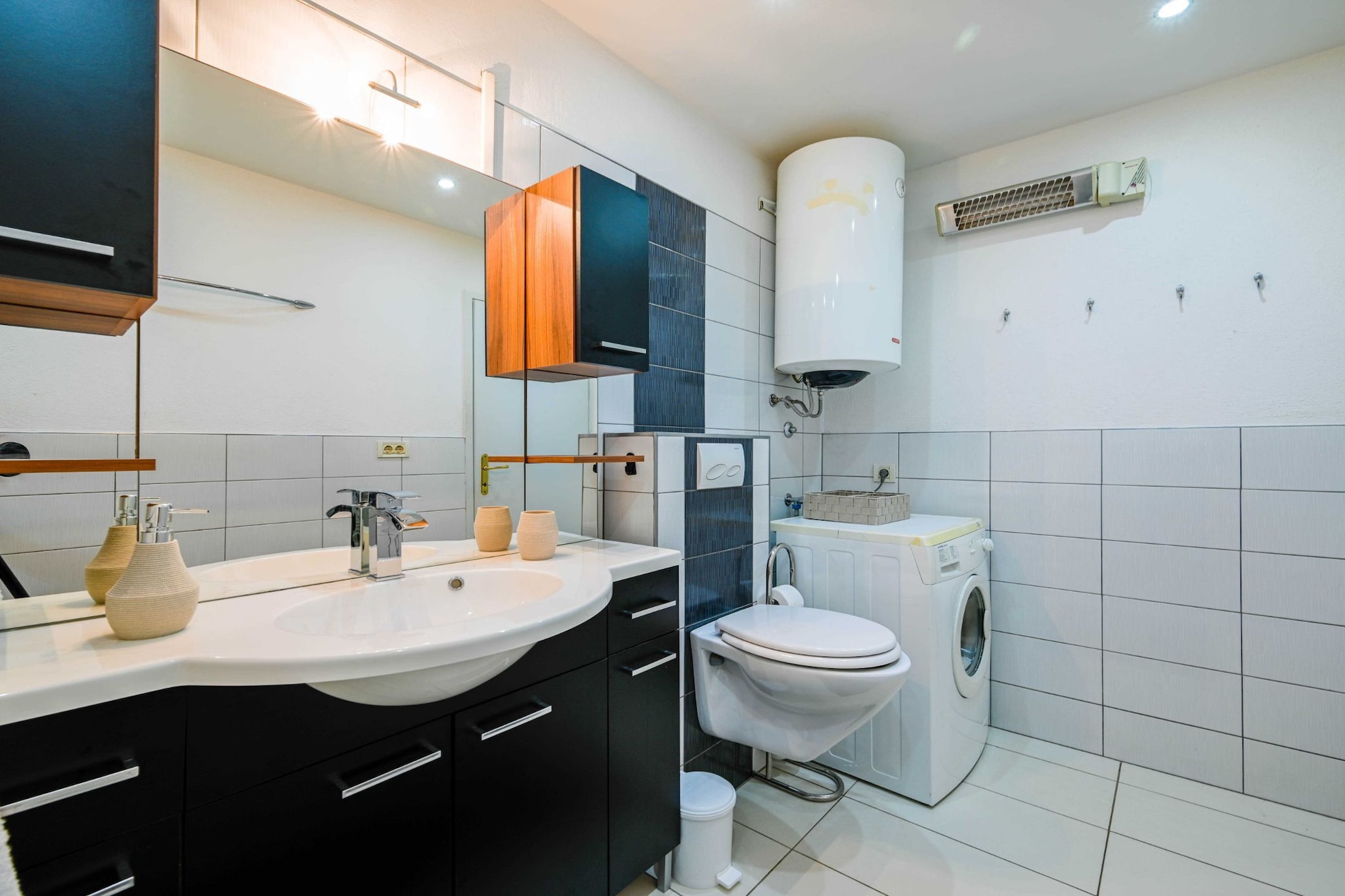 Classic and Smart Rovinj Apartment with Terrace - Two Bedroom Apartment with Terrace-Bathroom