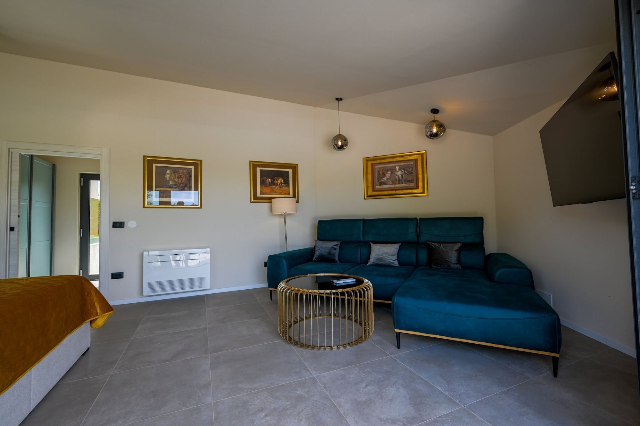 Radiant and Secluded Villa with Pool - Three Bedroom Villa with Pool-Schlafzimmer