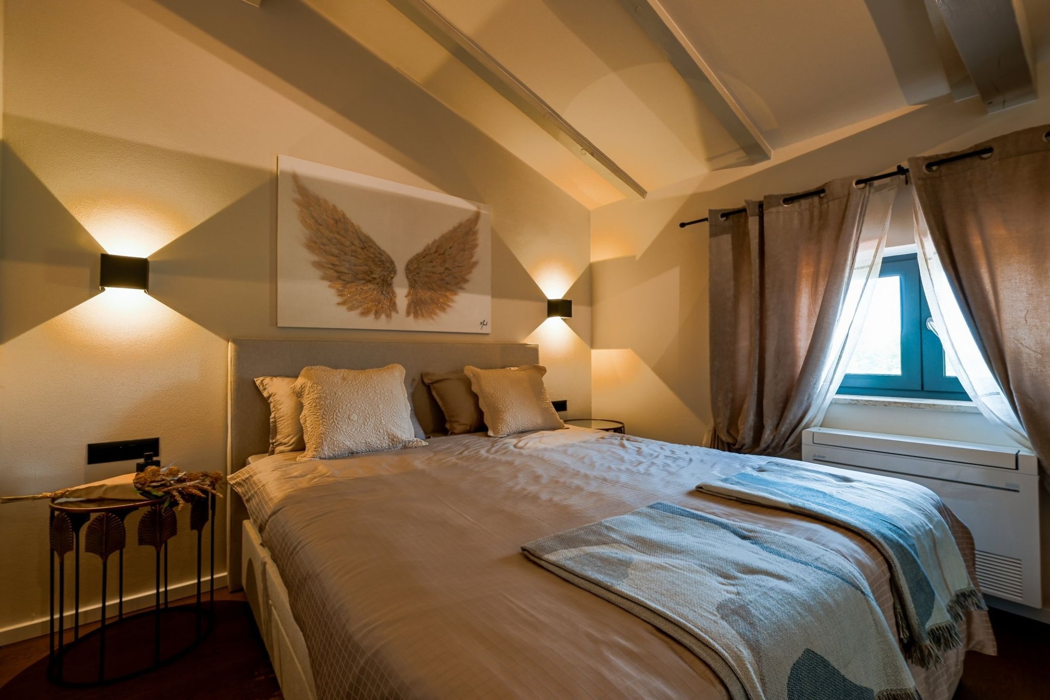 Radiant and Secluded Villa with Pool - Three Bedroom Villa with Pool-Schlafzimmer