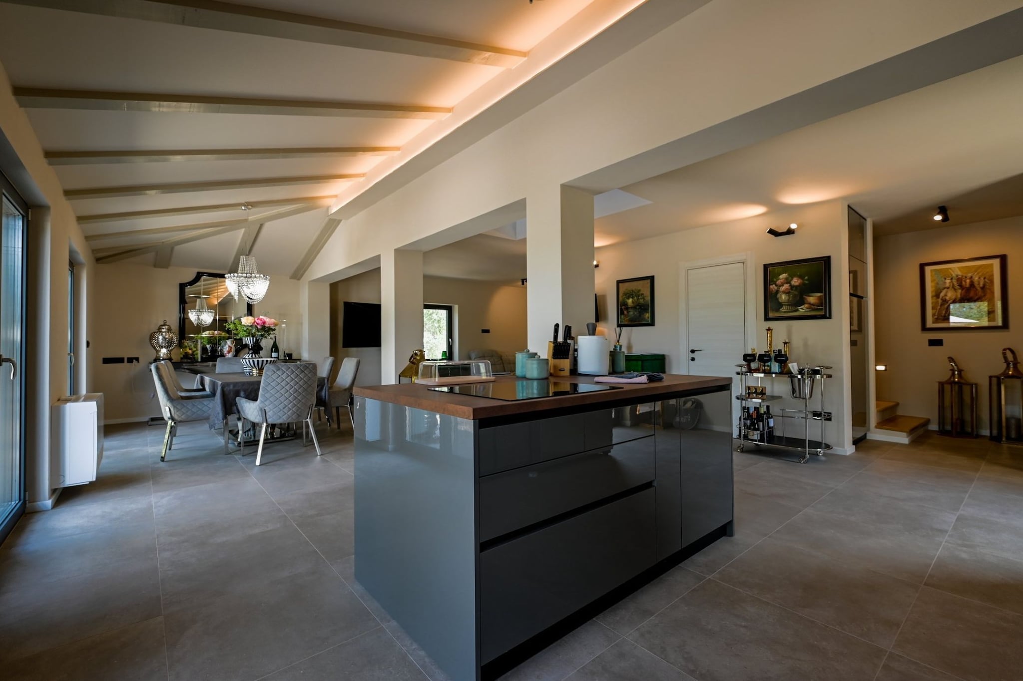 Radiant and Secluded Villa with Pool - Three Bedroom Villa with Pool-Innen