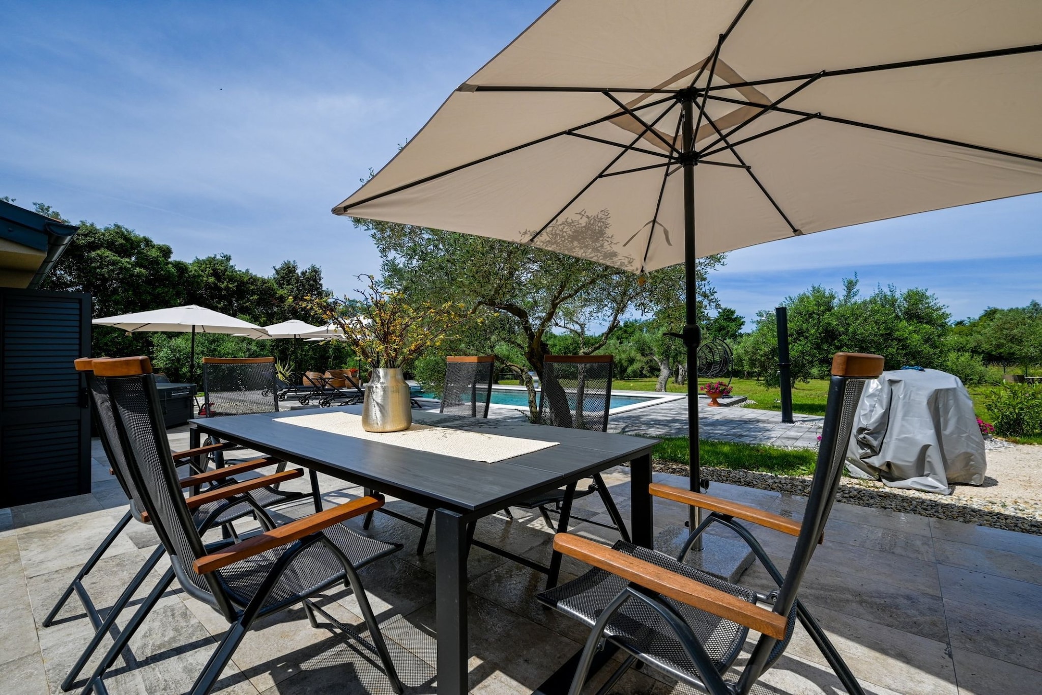 Radiant and Secluded Villa with Pool - Three Bedroom Villa with Pool-Schwimmbad