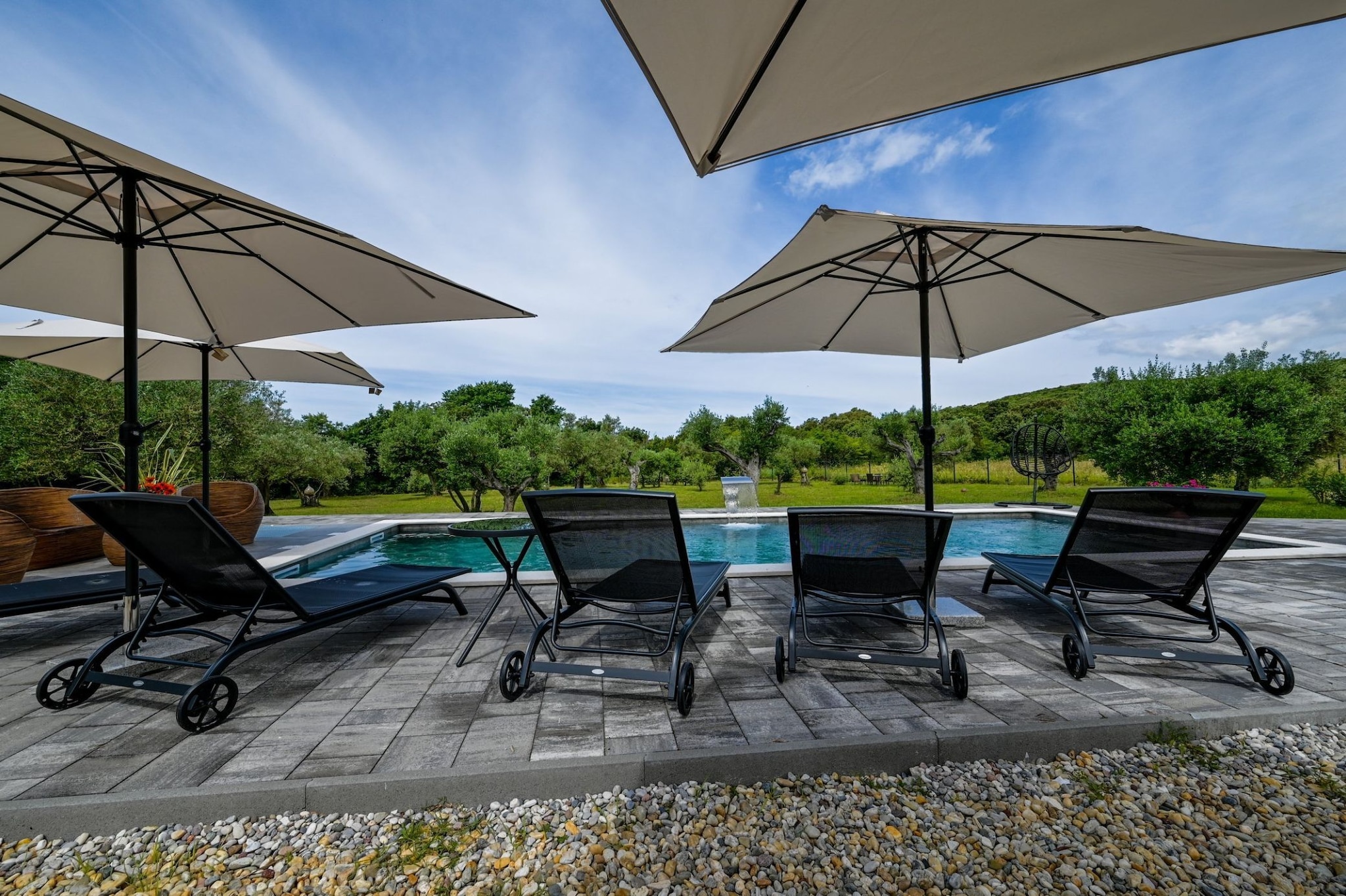Radiant and Secluded Villa with Pool - Three Bedroom Villa with Pool-Schwimmbad