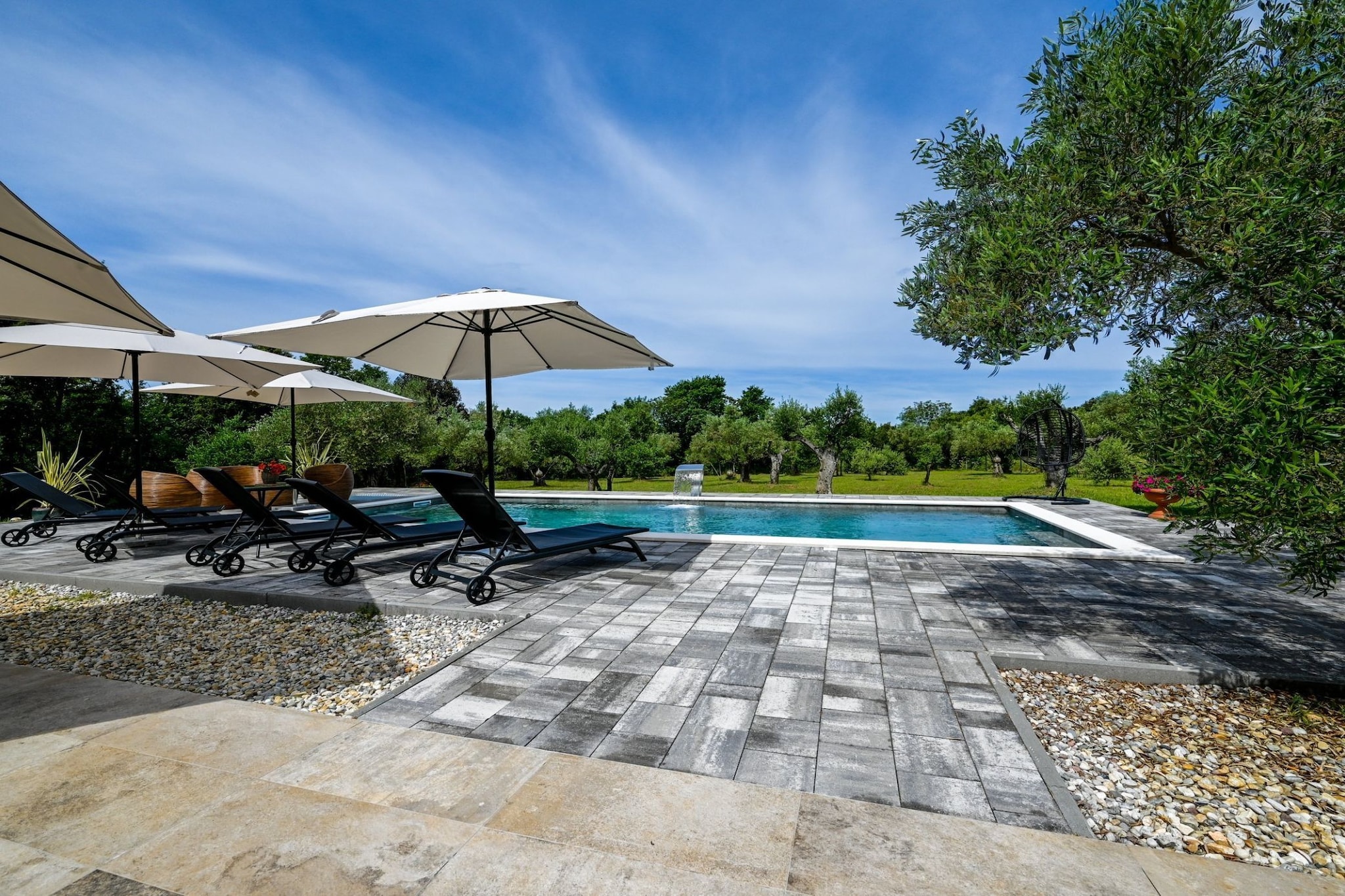 Radiant and Secluded Villa with Pool - Three Bedroom Villa with Pool-Schwimmbad