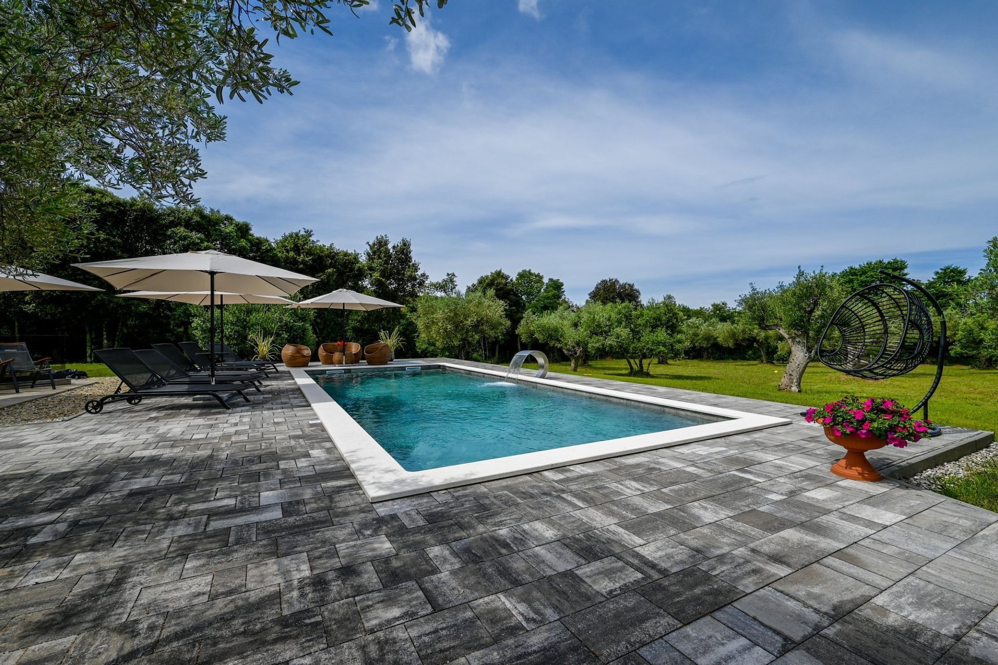Radiant and Secluded Villa with Pool - Three Bedroom Villa with Pool-Schwimmbad